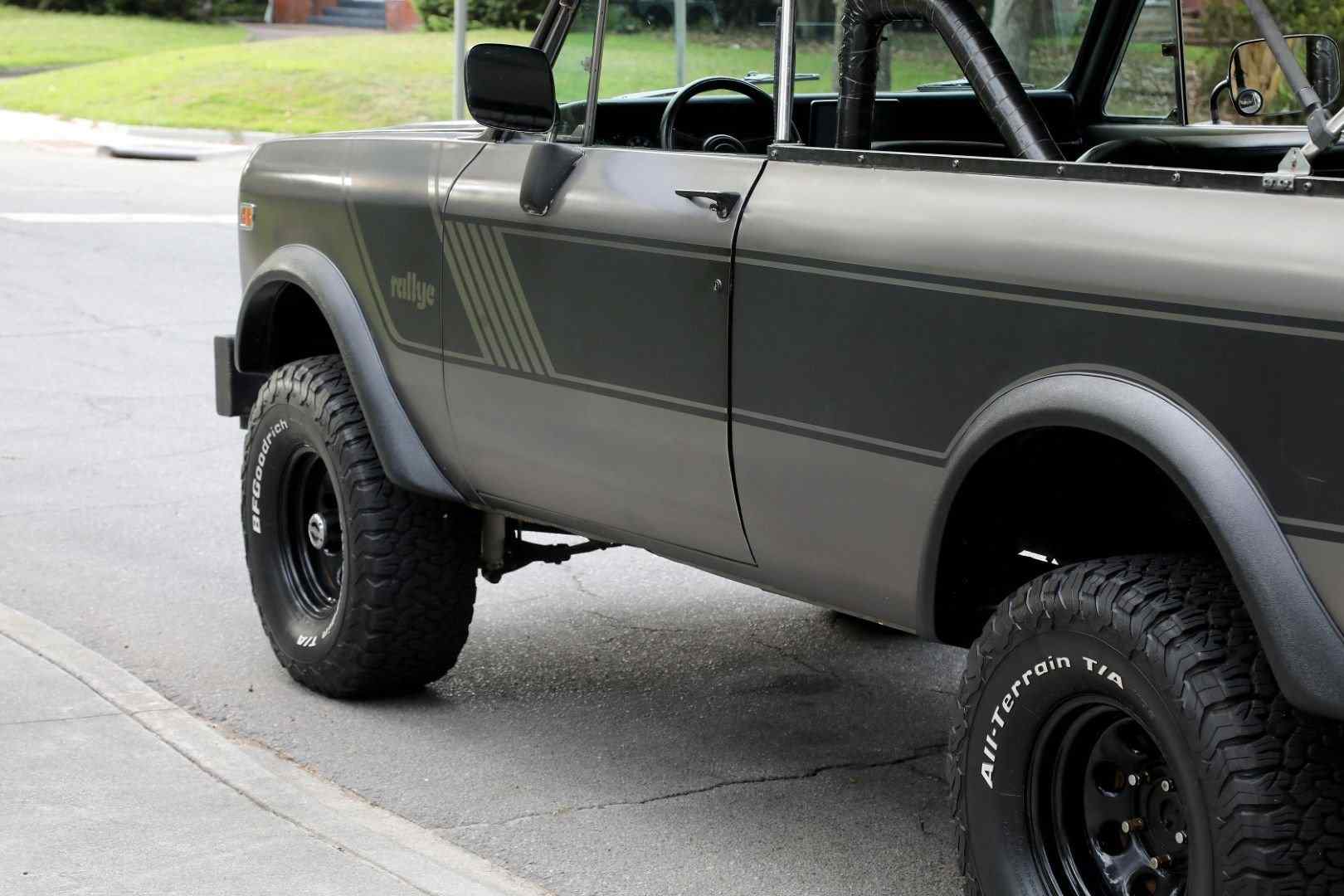 Sold: 1977 International Harvester Scout Traveler