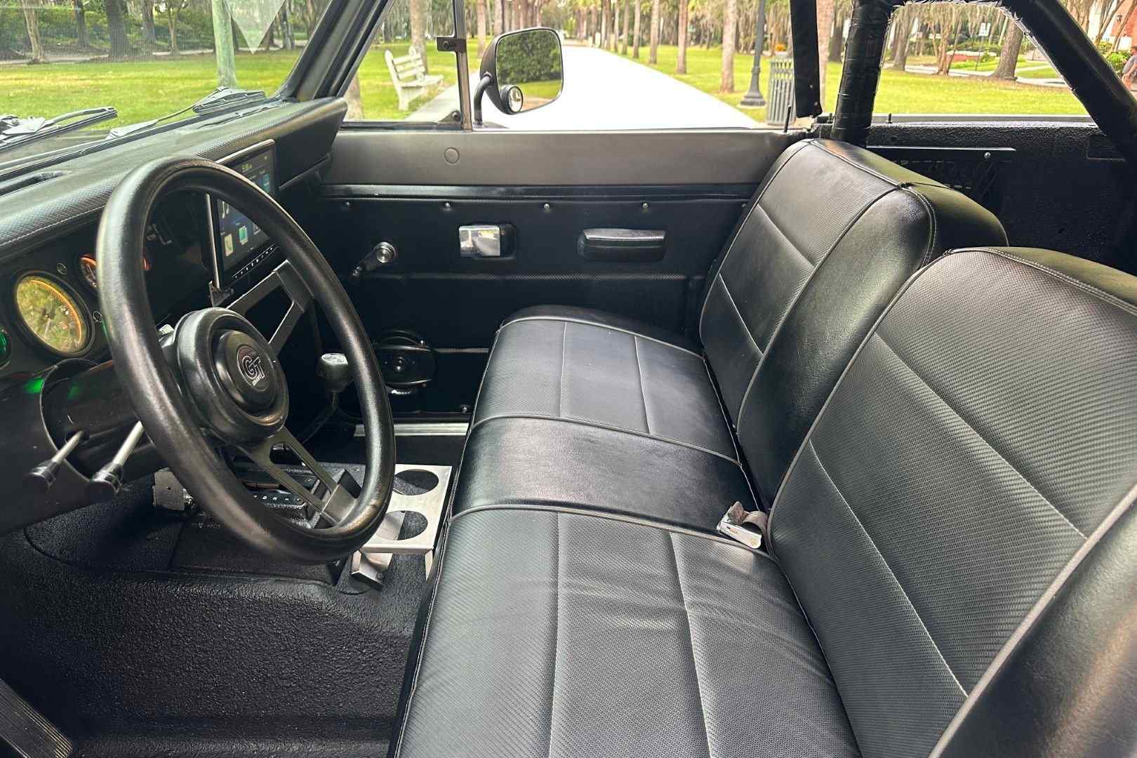Sold: 1977 International Harvester Scout Traveler