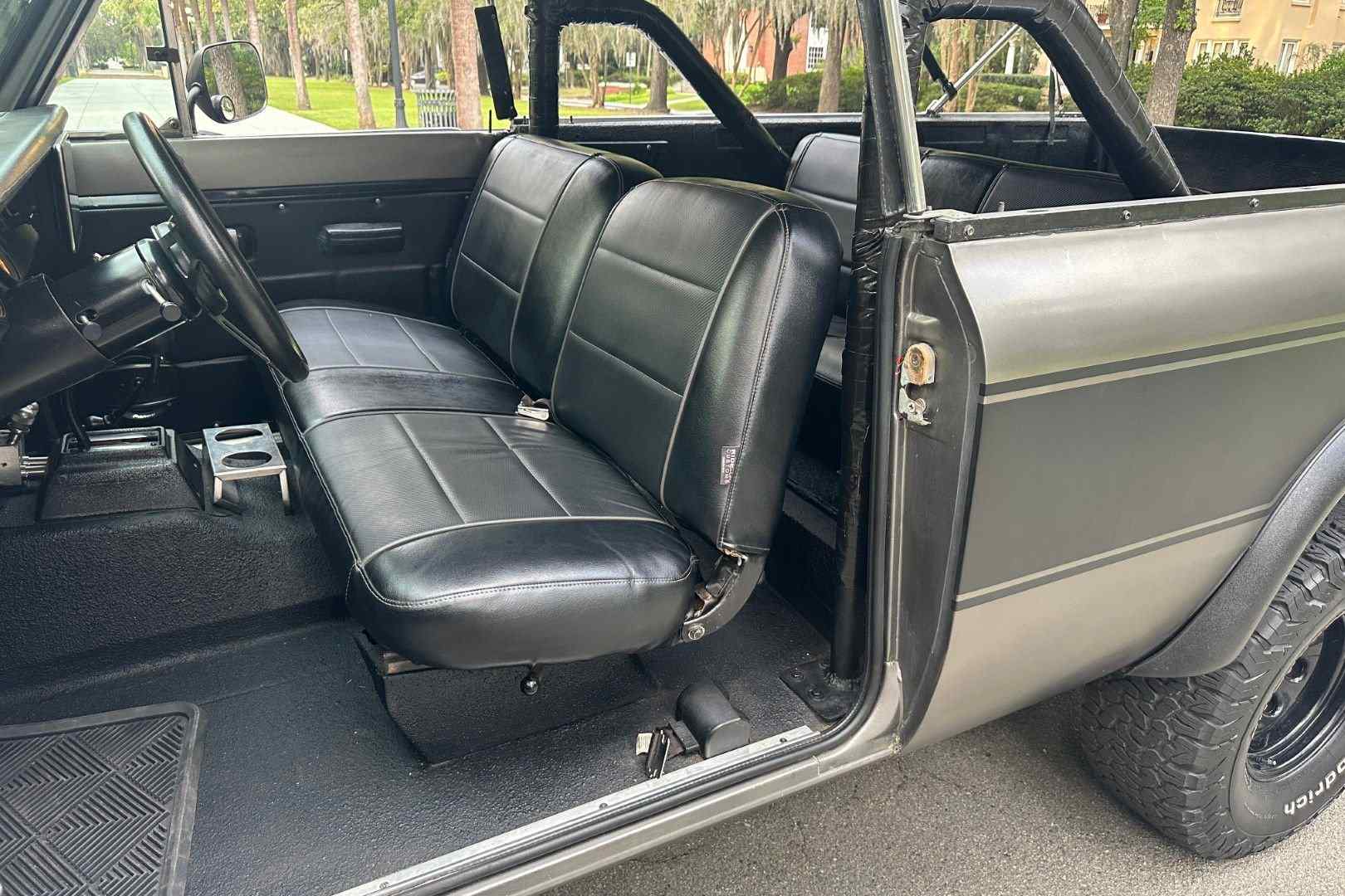 Sold: 1977 International Harvester Scout Traveler