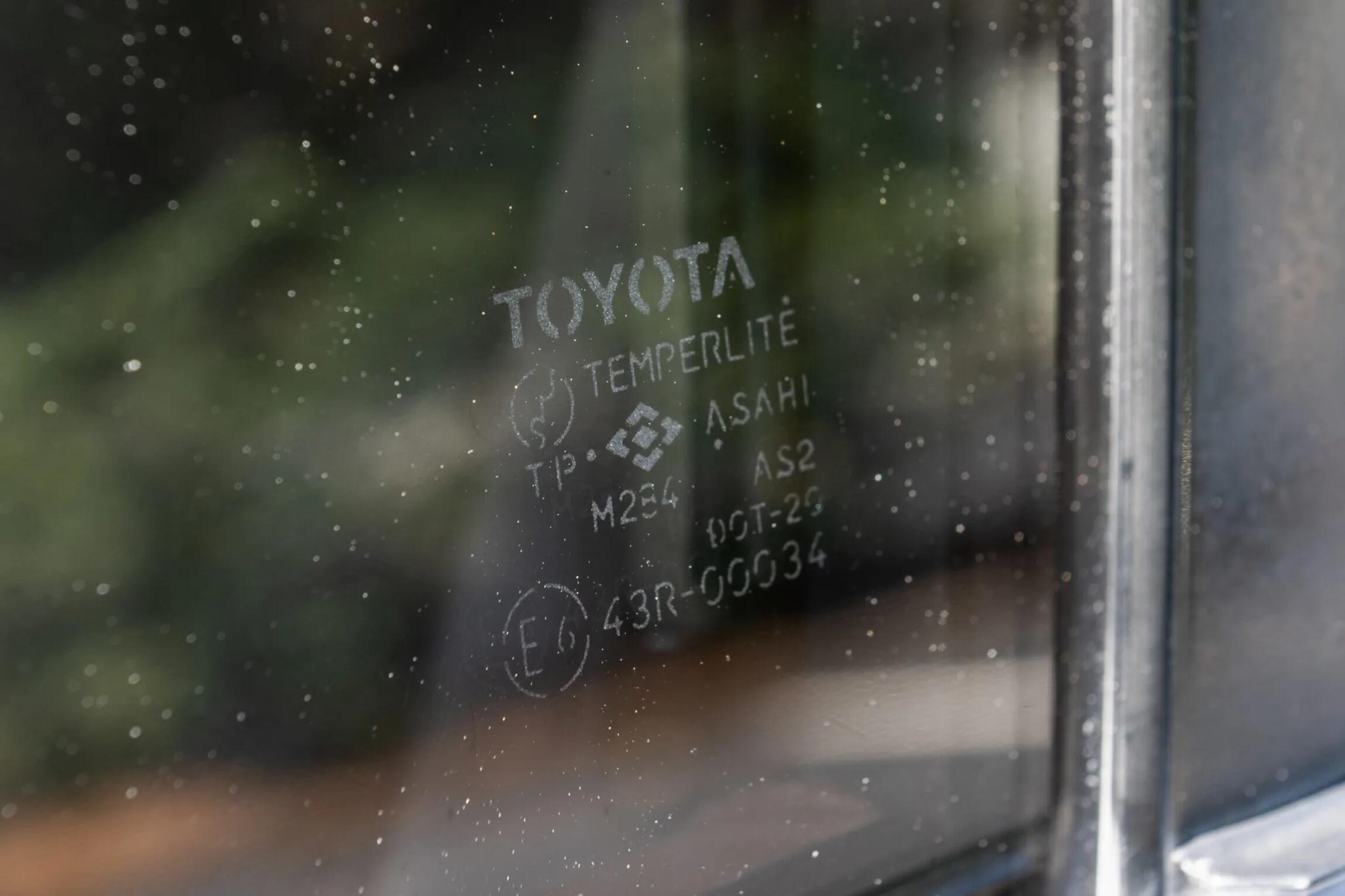 Sold: 1996 Toyota Land Cruiser VX-R