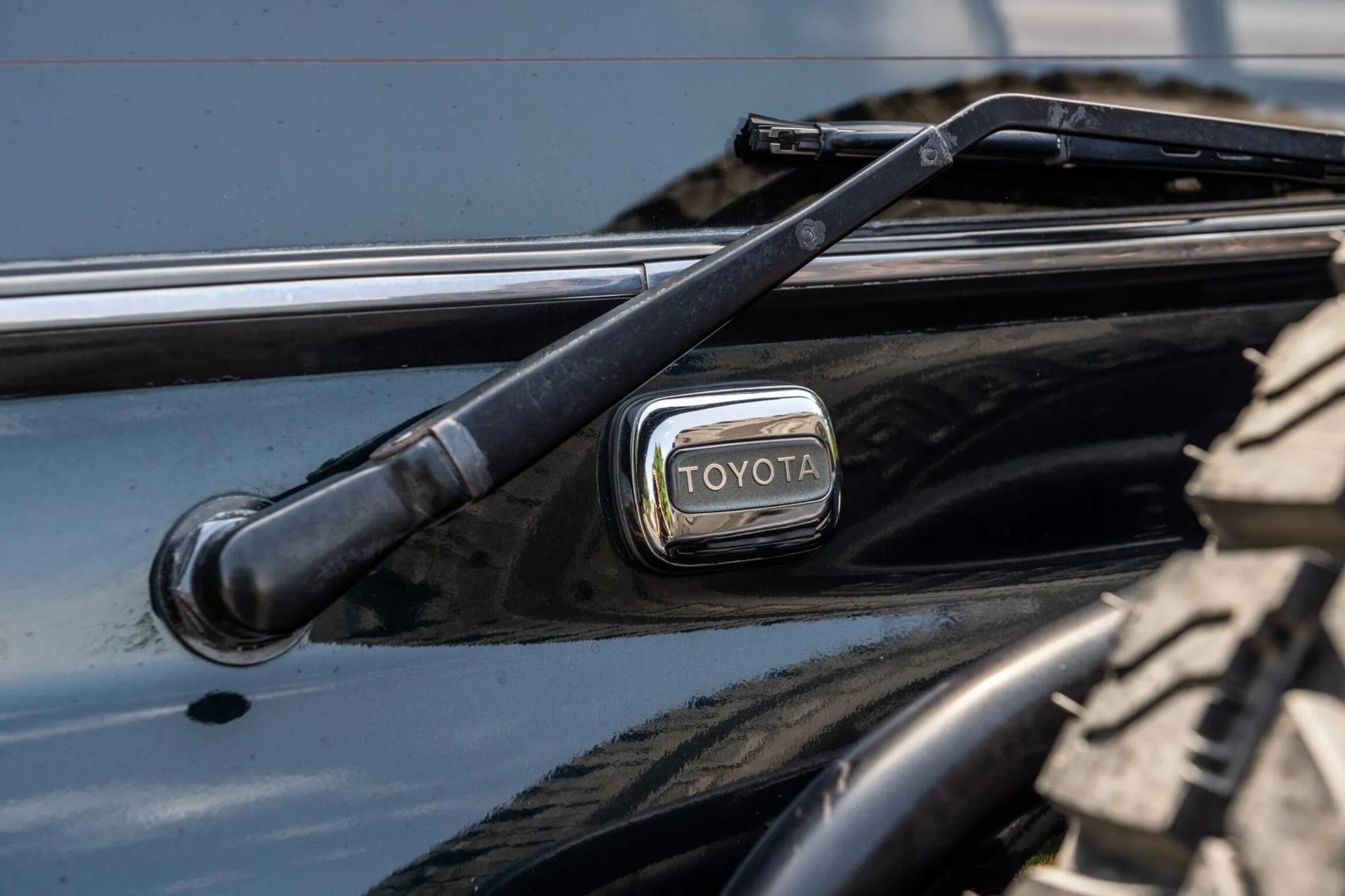 Sold: 1996 Toyota Land Cruiser VX-R