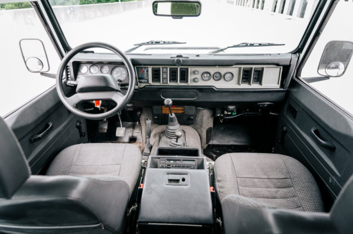 1993 Land Rover Defender 110 NAS - 4