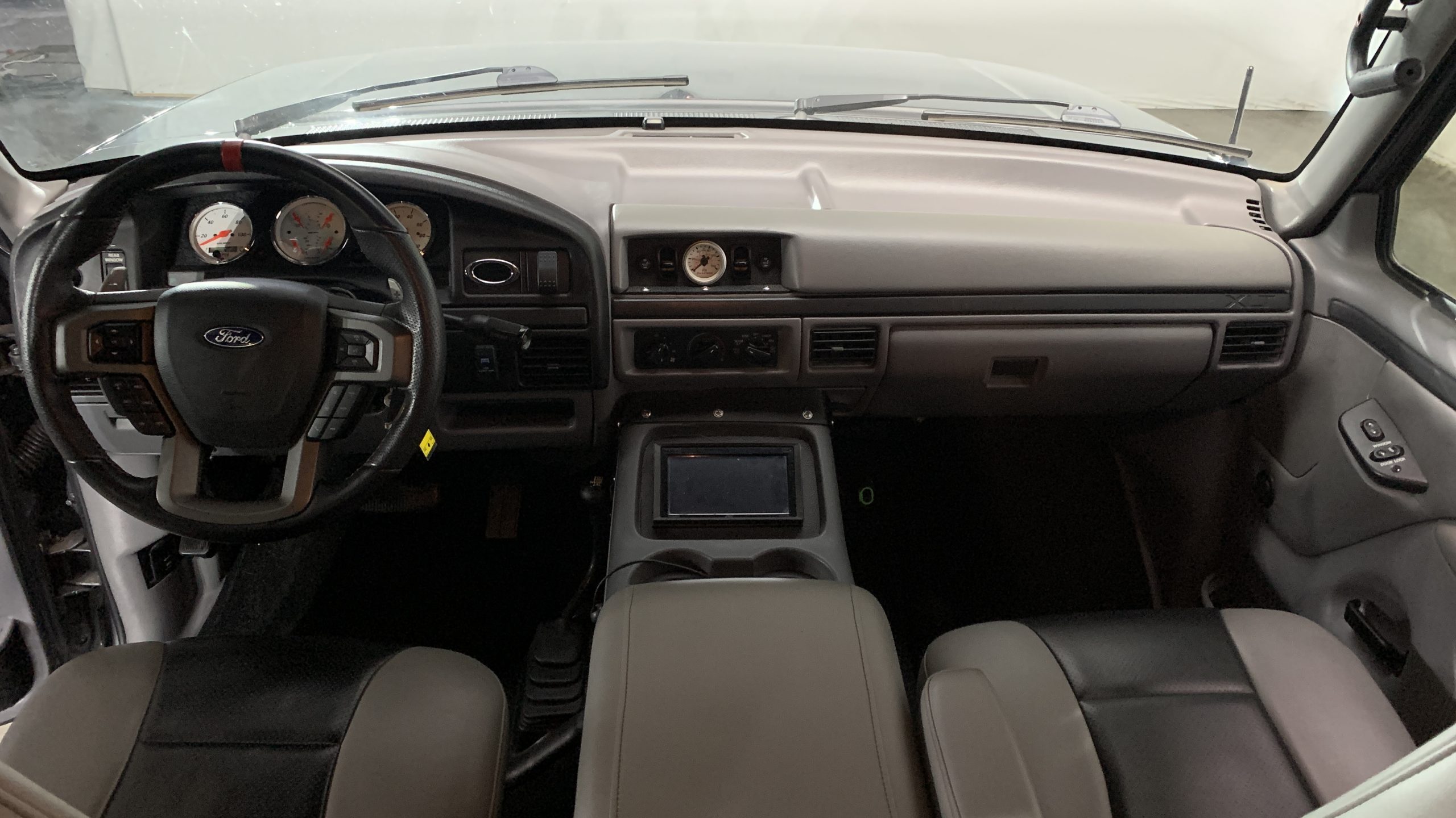 1996 Ford Bronco Restomod - 4