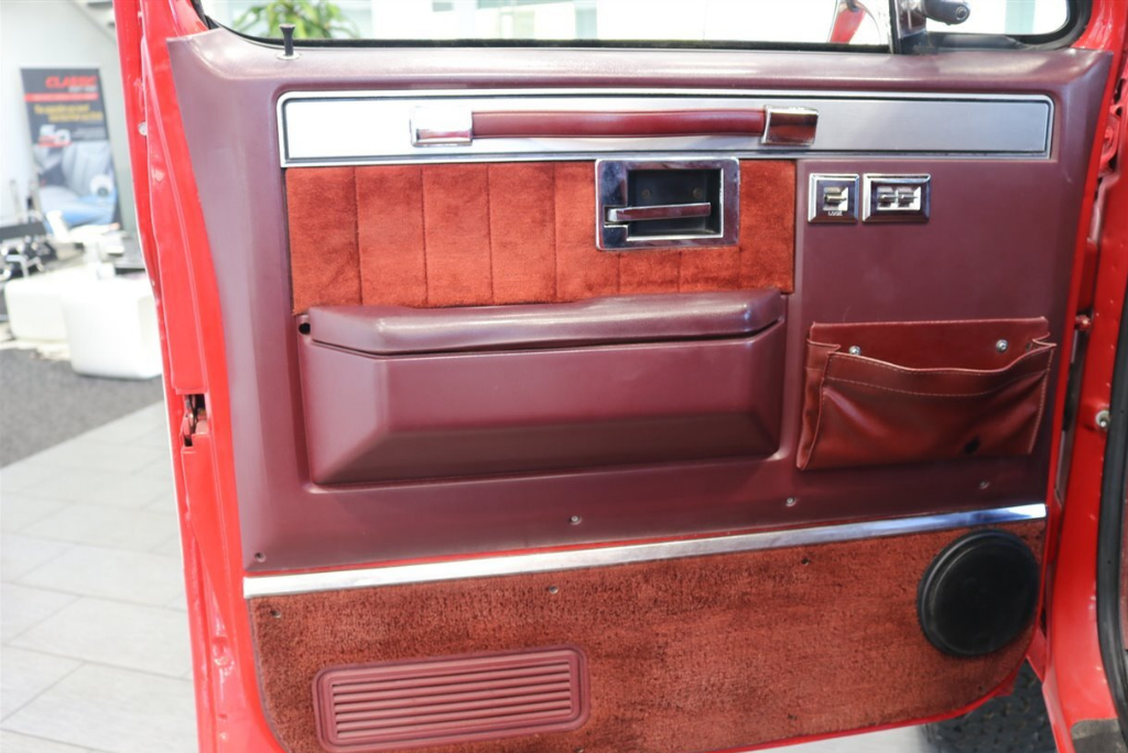 Sold: 1985 Chevrolet K30 Silverado