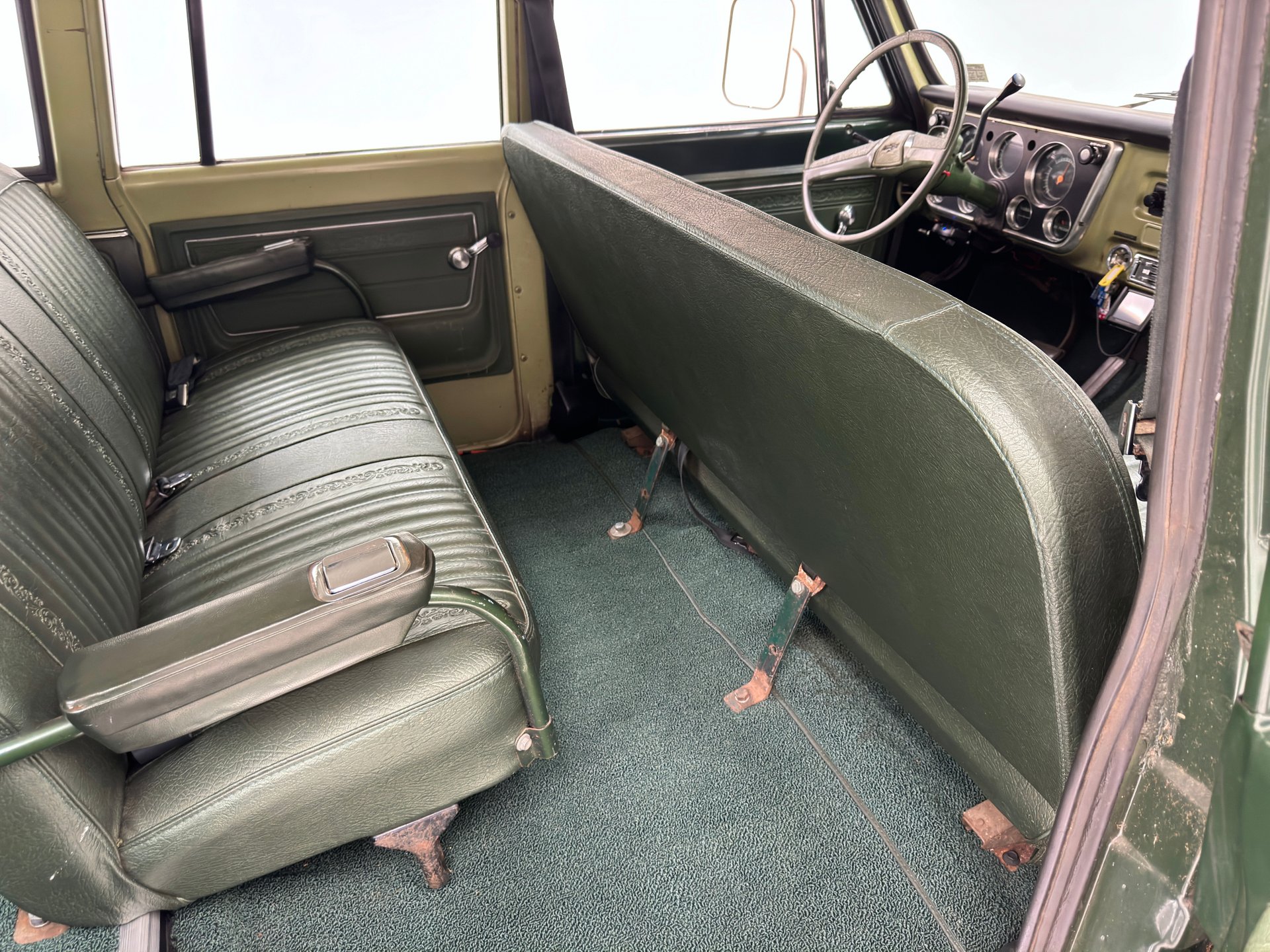 1972 Chevrolet Suburban - 4