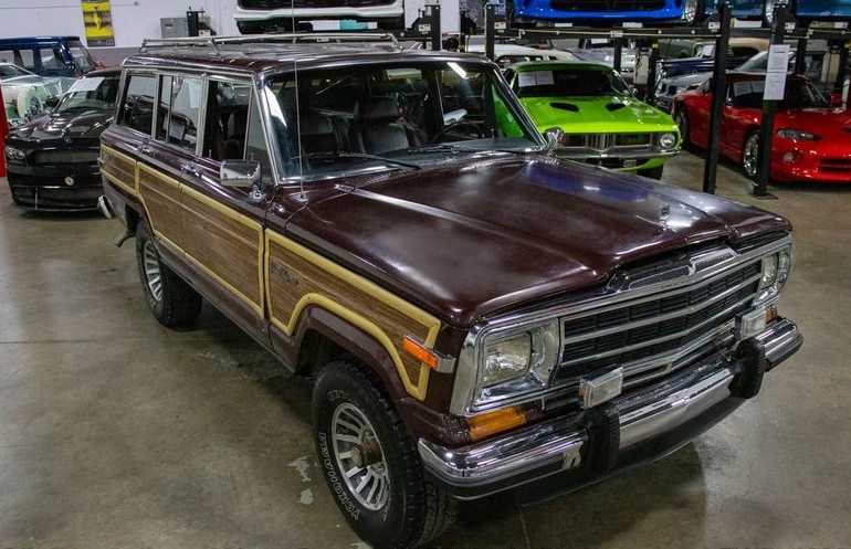  Jeep Wagoneer