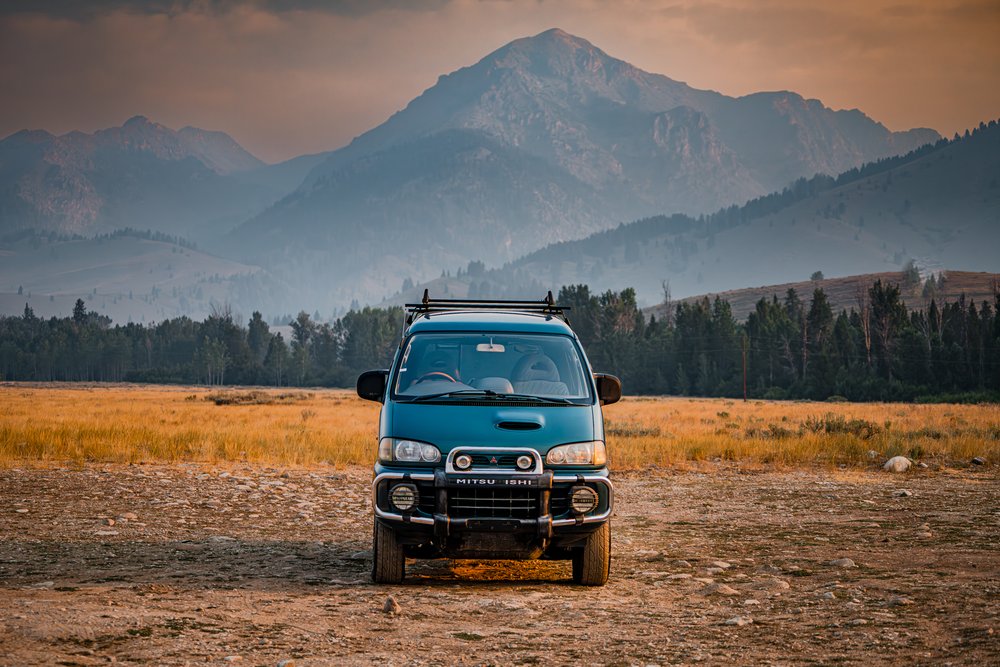 Reserved: 1995 Mitsubishi Delica L400 Spacegear