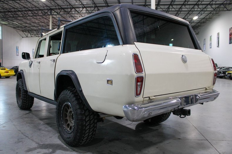 1971 International Harvester Travelall - 5