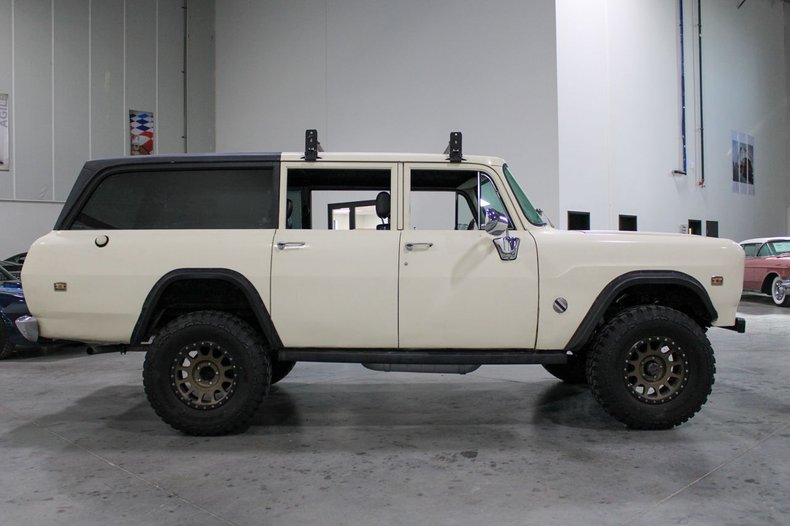 1971 International Harvester Travelall - 2