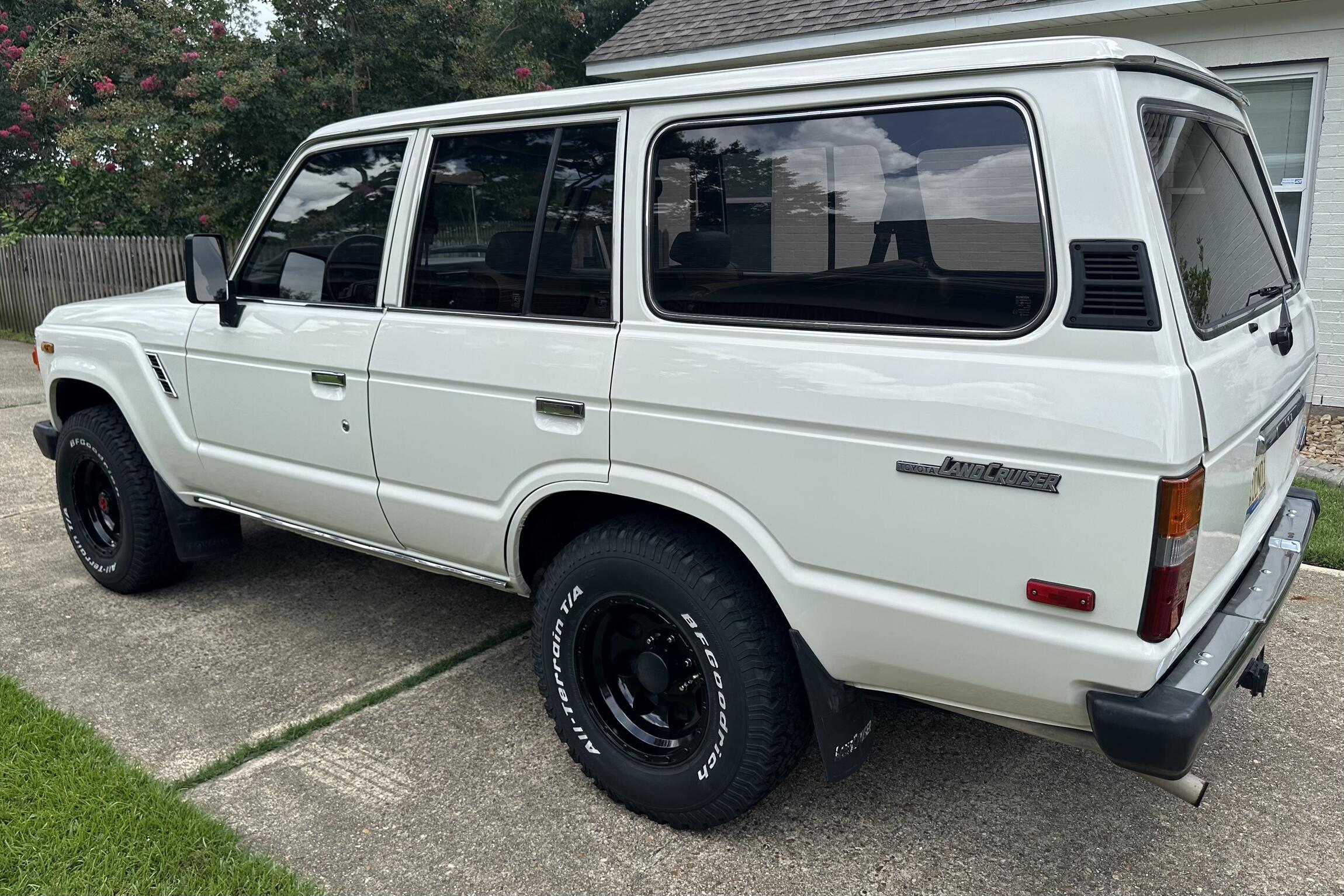 Sold: 1984 Toyota Land Cruiser FJ60