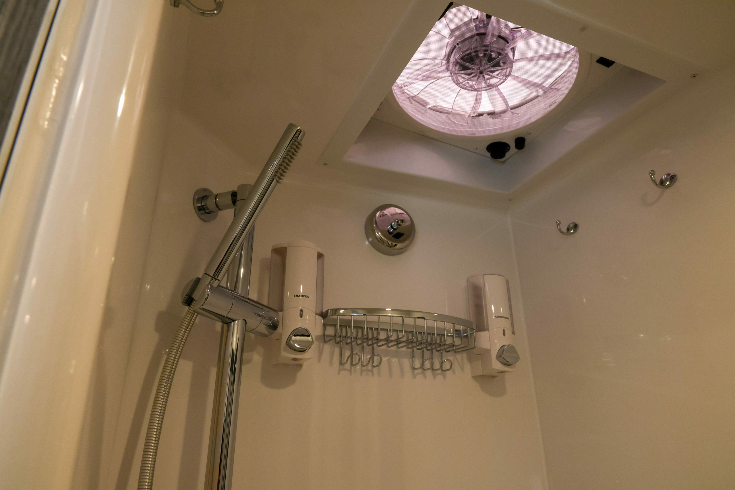 2021 EarthRoamer XV-LTi 042