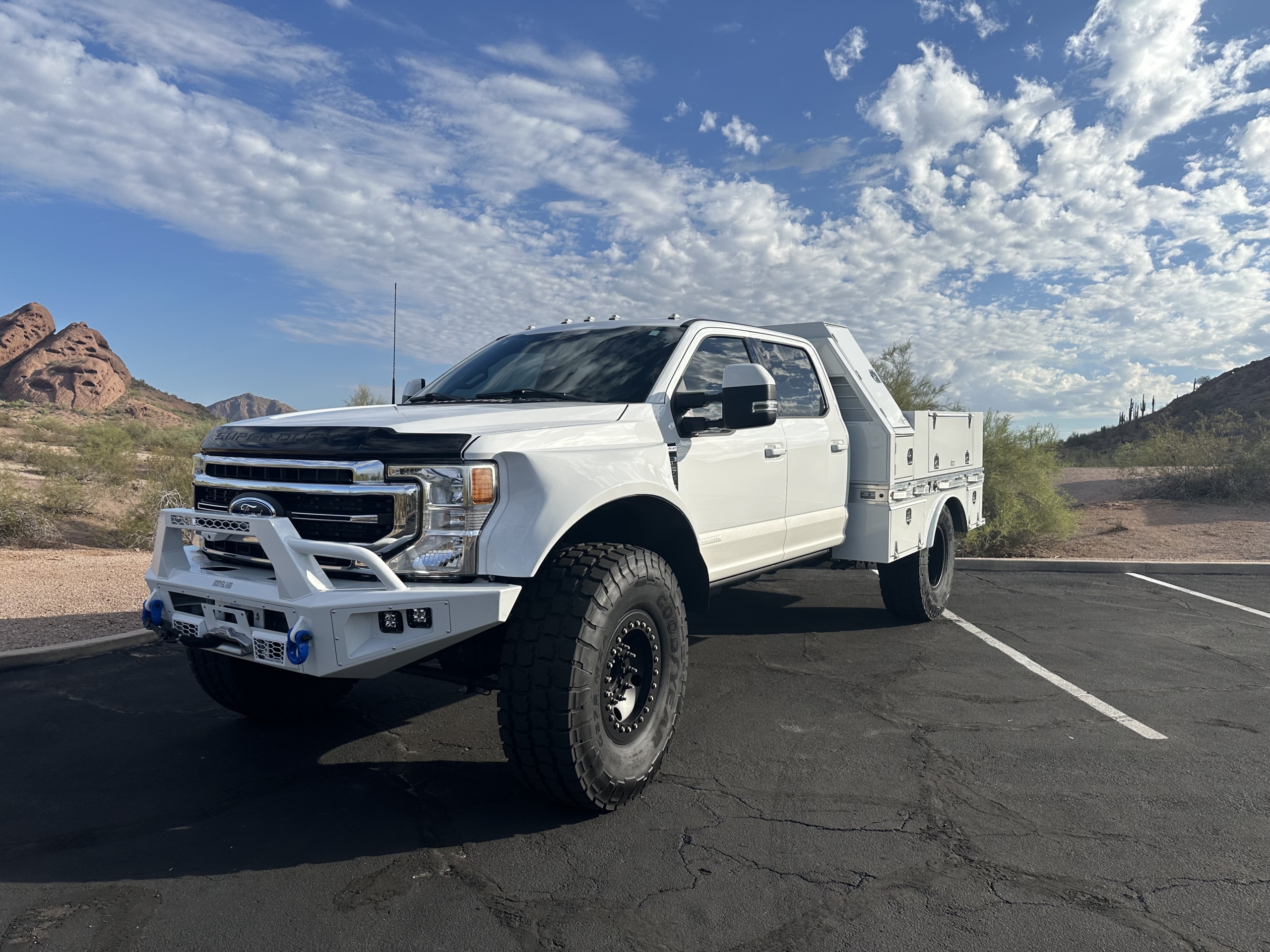 Sold: 2022 Ford F-550 Lariat Overland Build
