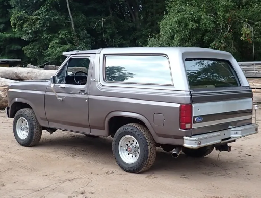 1985 Ford Bronco XLT - 3