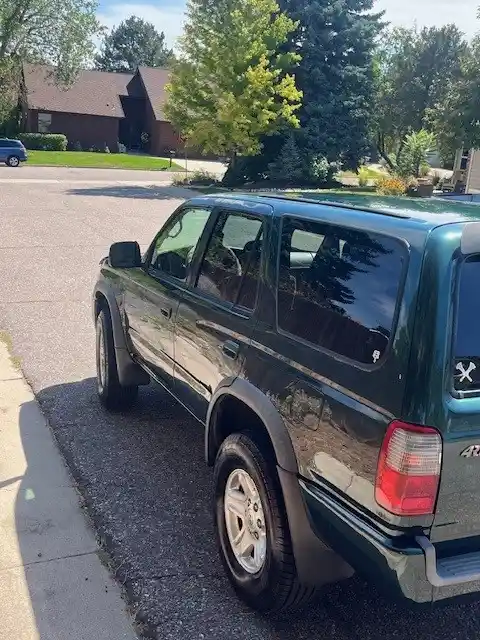 Sold: 1999 Toyota 4Runner SR5 4×4