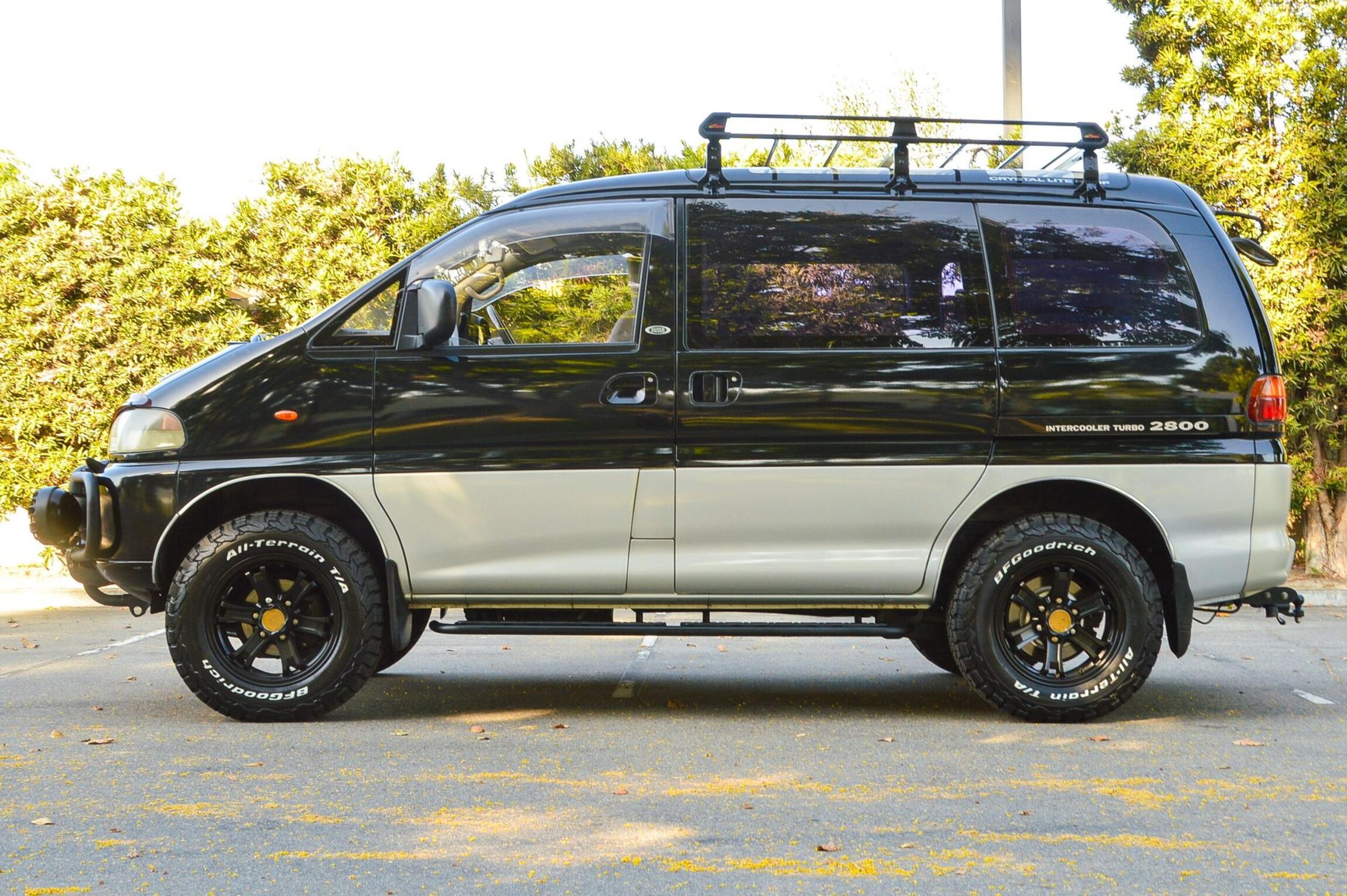Sold: 1994 Mitsubishi Delica Space Gear Super Exceed - 4