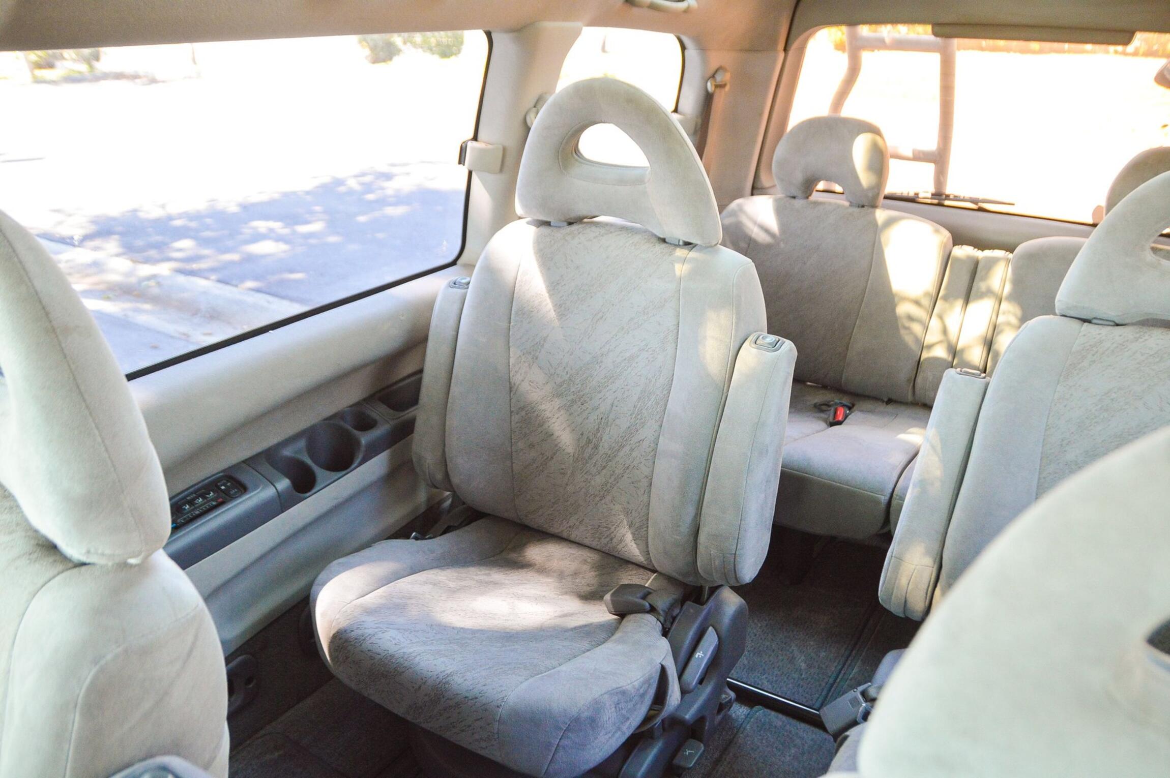 Sold: 1994 Mitsubishi Delica Space Gear Super Exceed