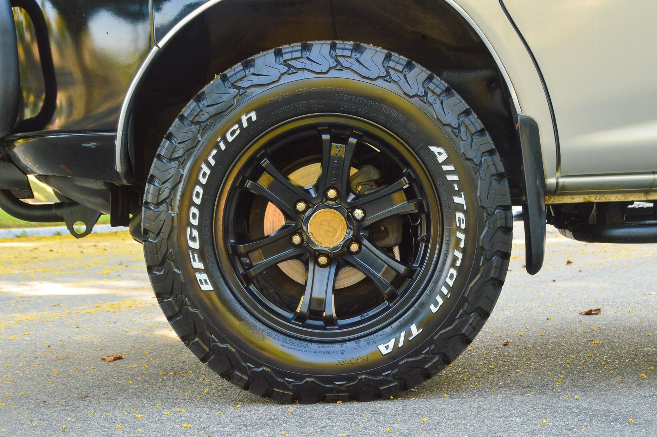 Sold: 1994 Mitsubishi Delica Space Gear Super Exceed
