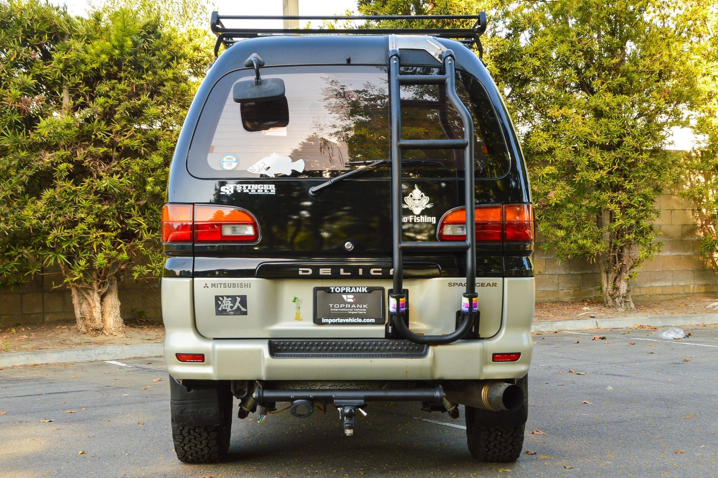 Sold: 1994 Mitsubishi Delica Space Gear Super Exceed