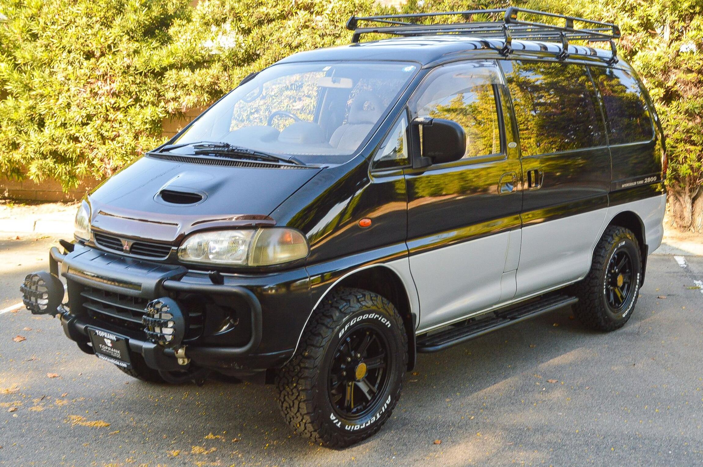 Sold: 1994 Mitsubishi Delica Space Gear Super Exceed - 3