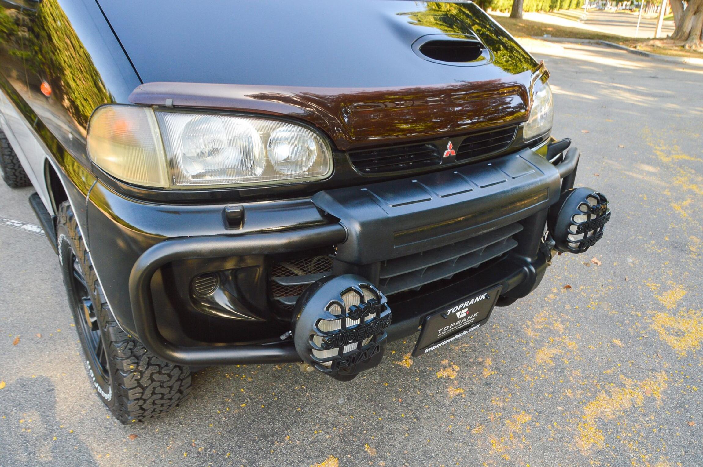 Sold: 1994 Mitsubishi Delica Space Gear Super Exceed