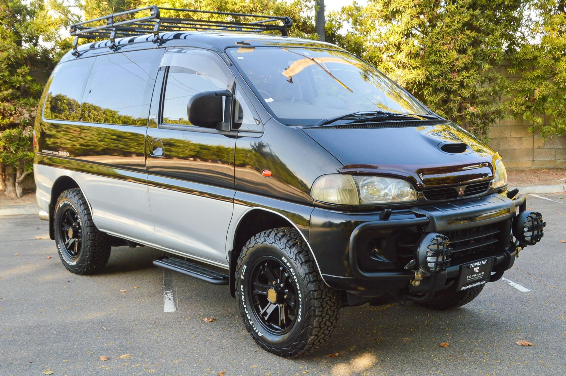 Sold: 1994 Mitsubishi Delica Space Gear Super Exceed