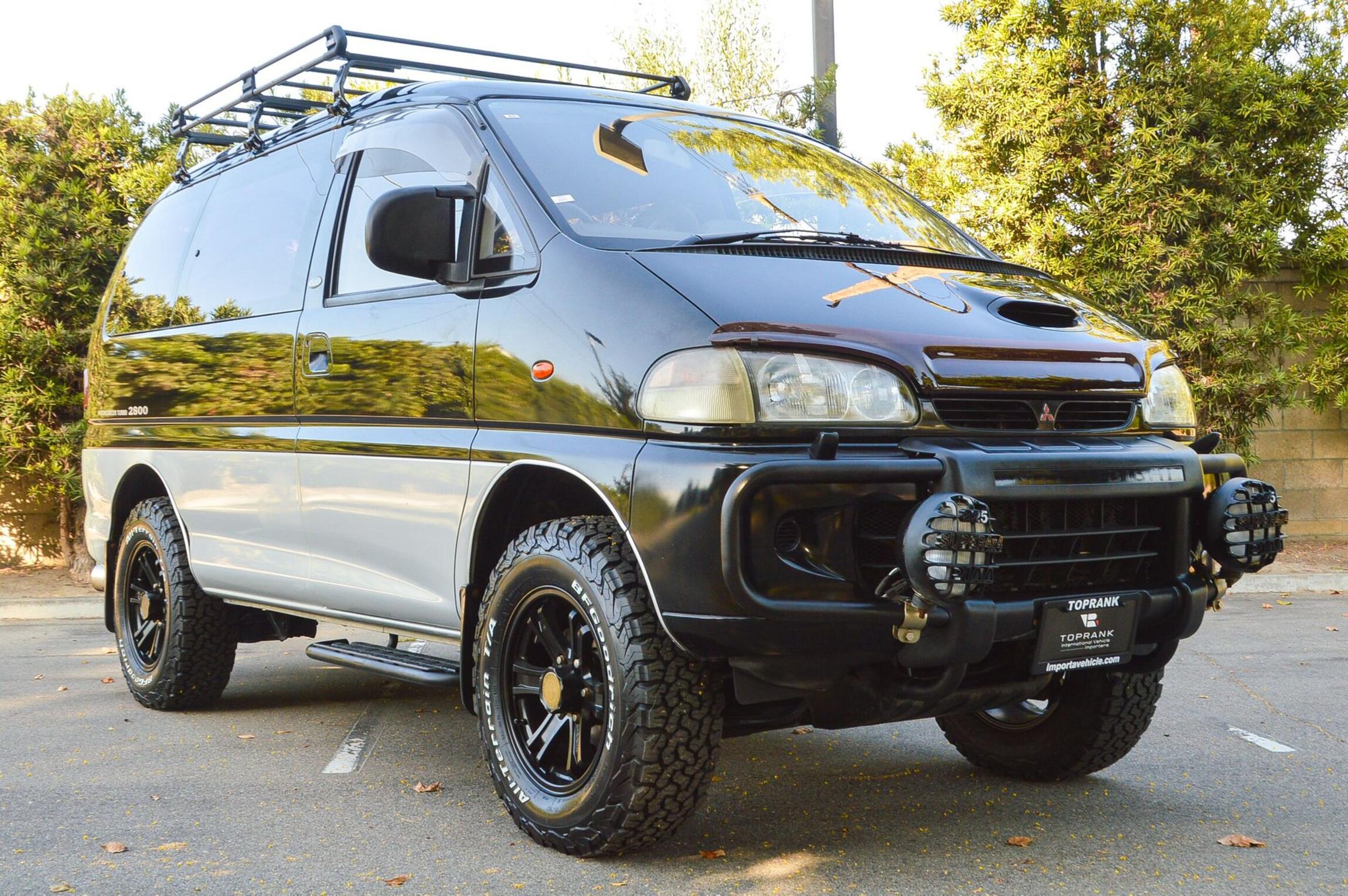 Sold: 1994 Mitsubishi Delica Space Gear Super Exceed
