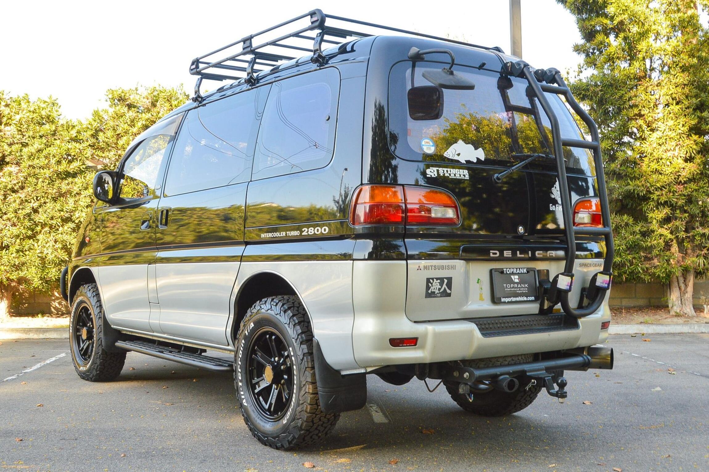 Sold: 1994 Mitsubishi Delica Space Gear Super Exceed - 5