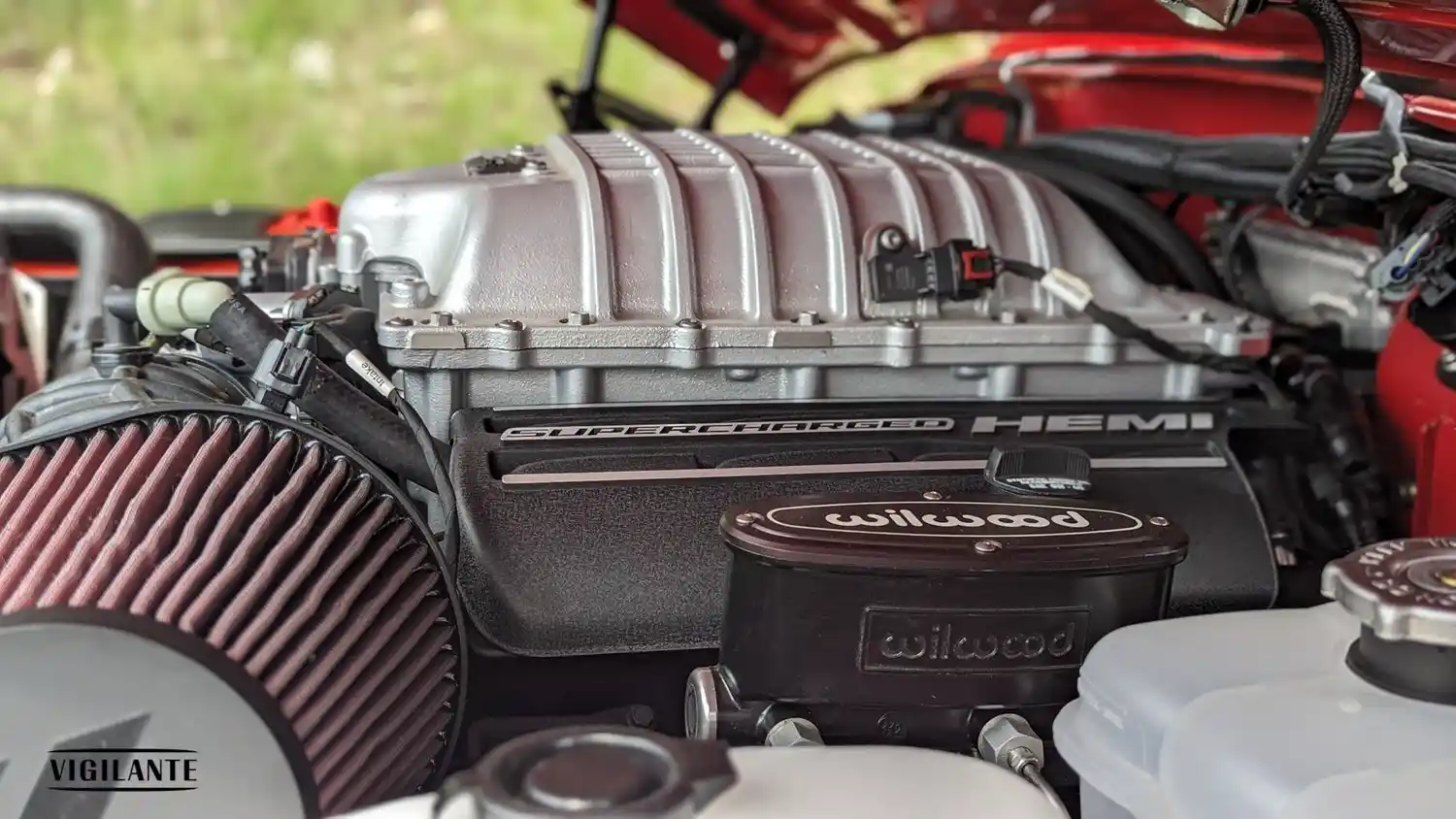 6.2L HEMI V8-Powered Jeep Grand Wagoneer 1988 - 4
