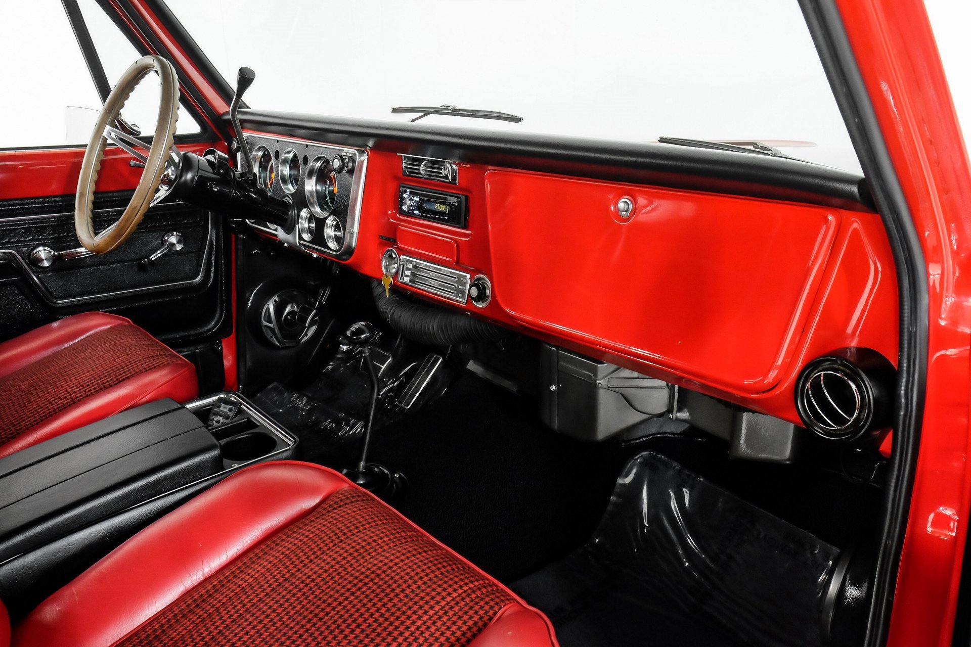 Sold: 1972 GMC Jimmy Custom