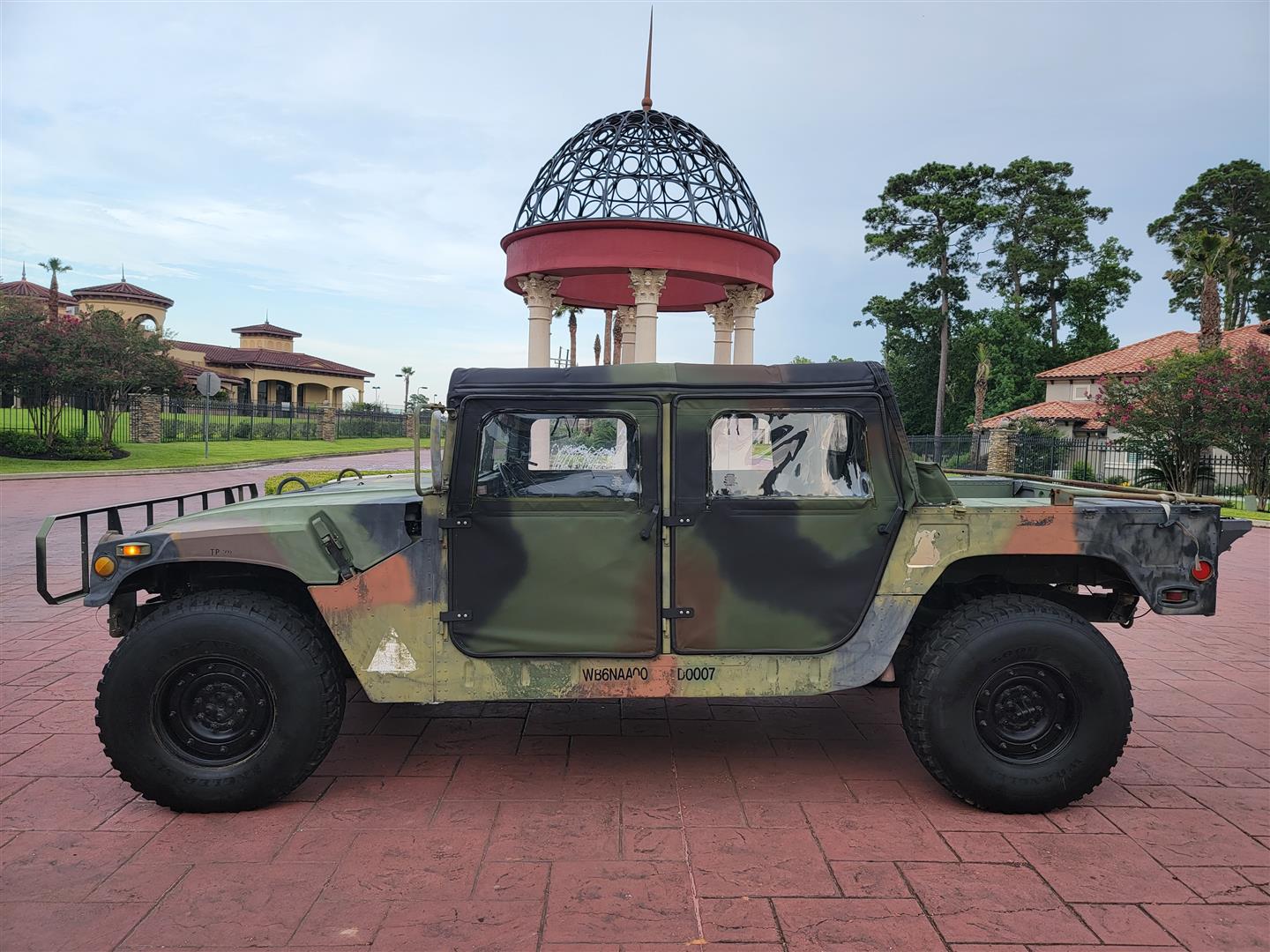 1994 AM General Humvee (M998)