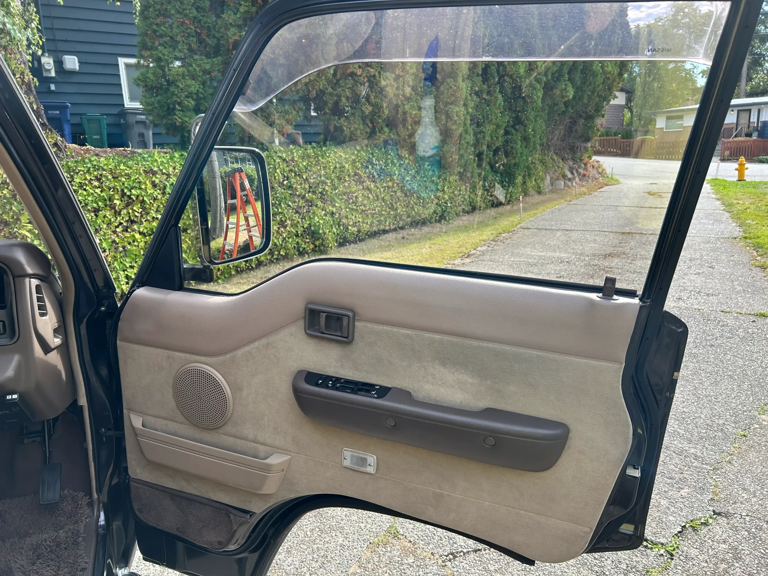 Sold: 1994 Nissan Caravan E24 Limousine 4×4