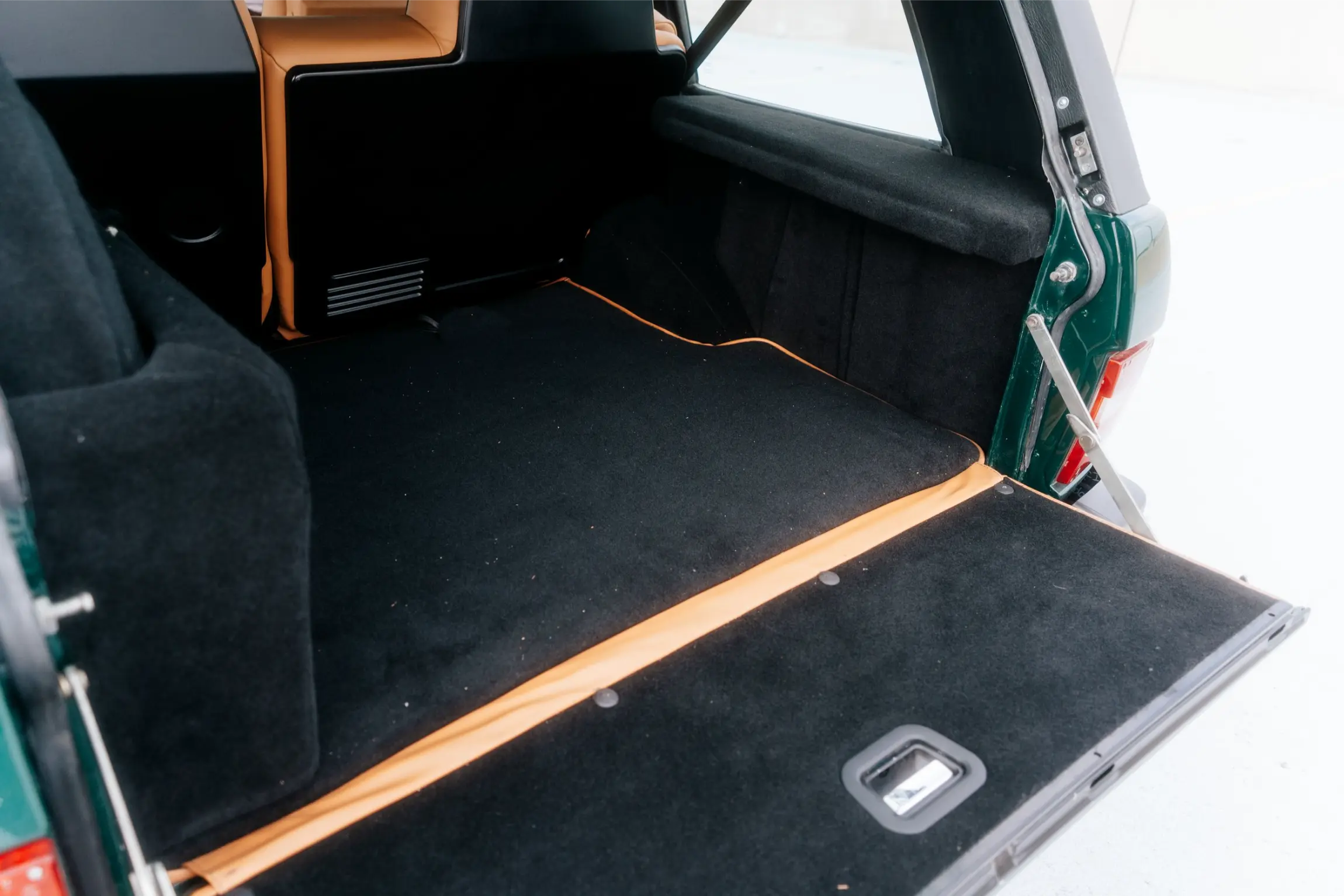 Sold: 1990 Range Rover Classic Vogue SE - 2