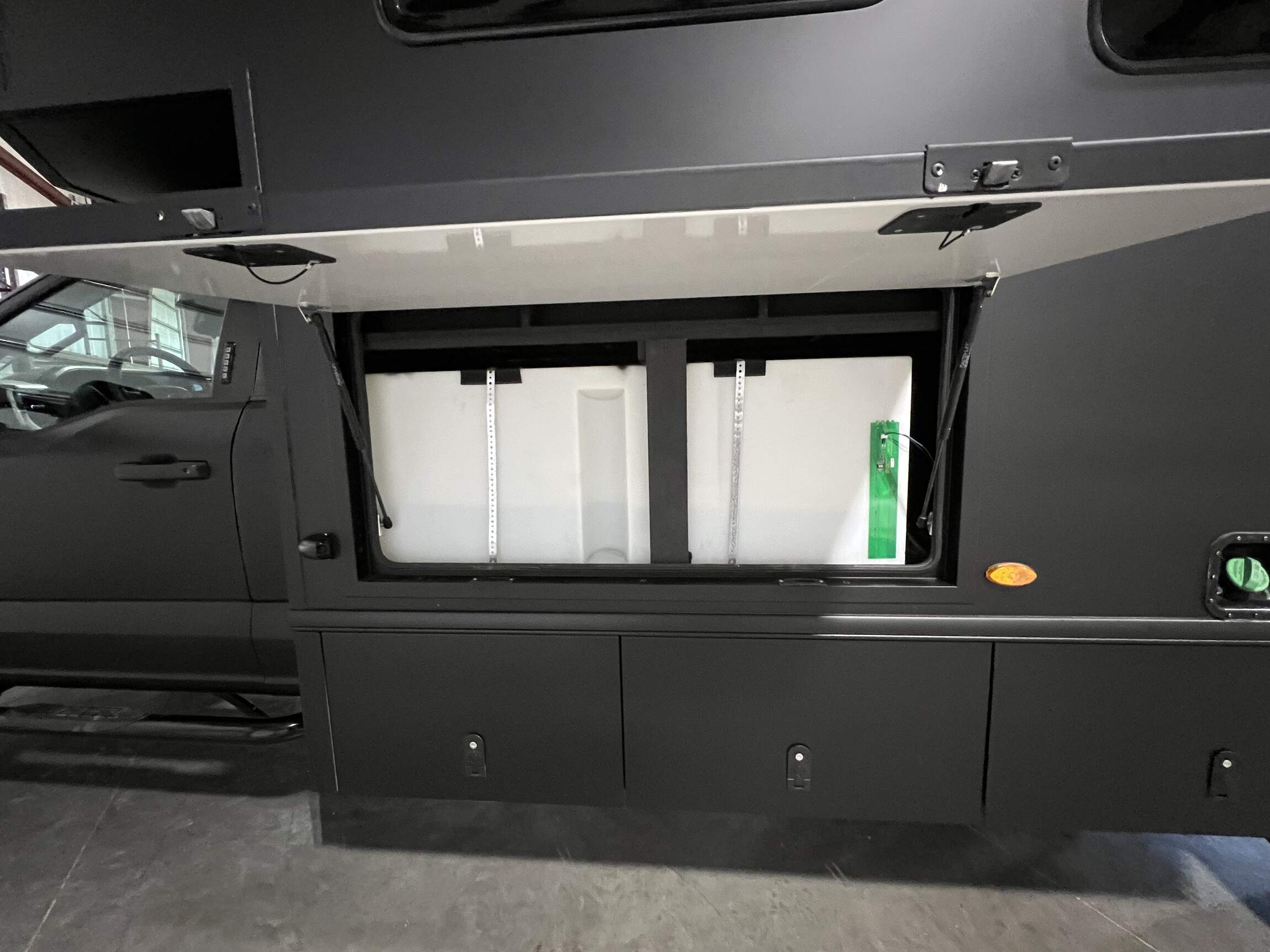 2023 Ford F-550 MOAB Trailblazer