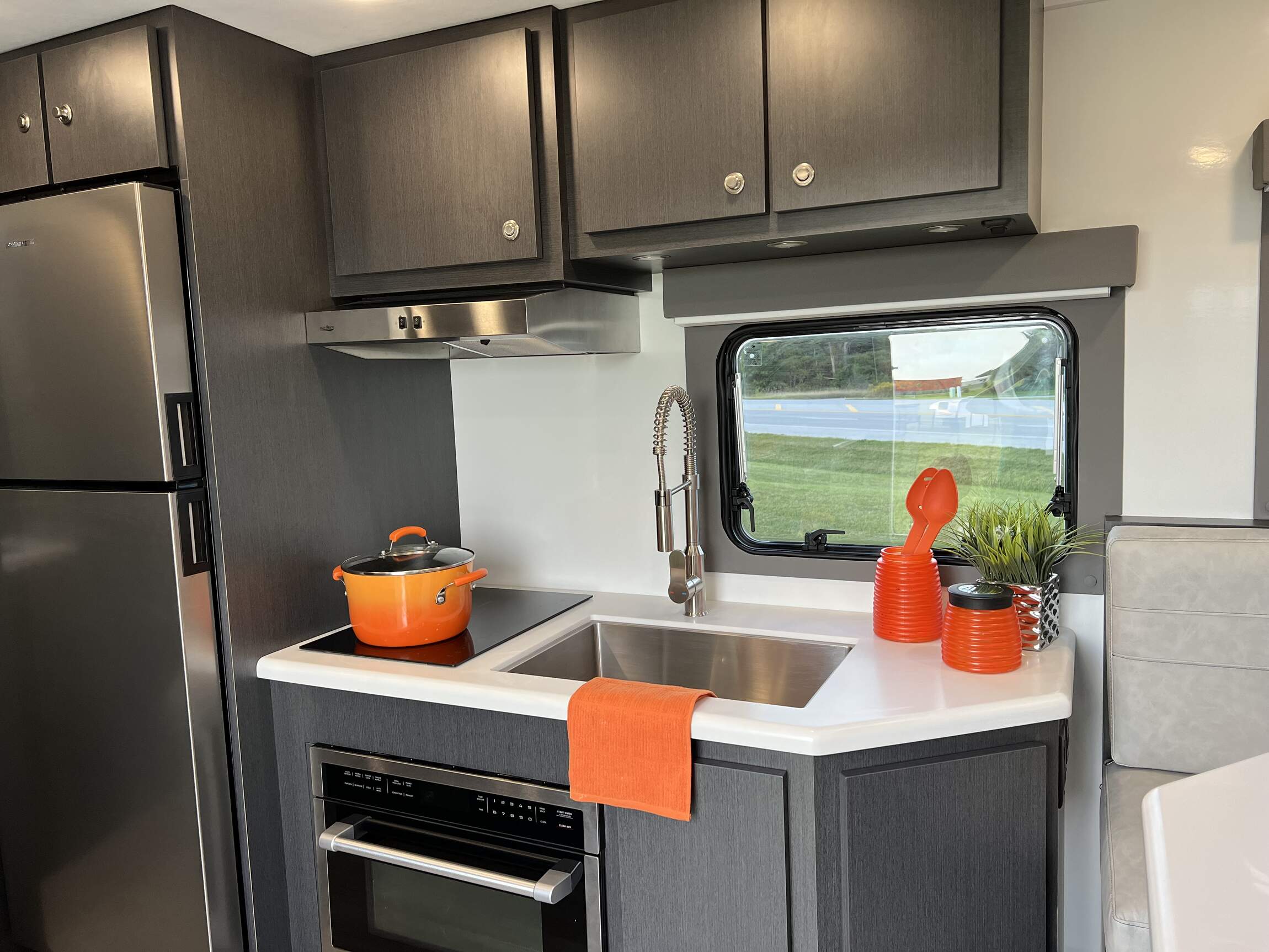 2023 Ford F-550 MOAB Trailblazer - 2