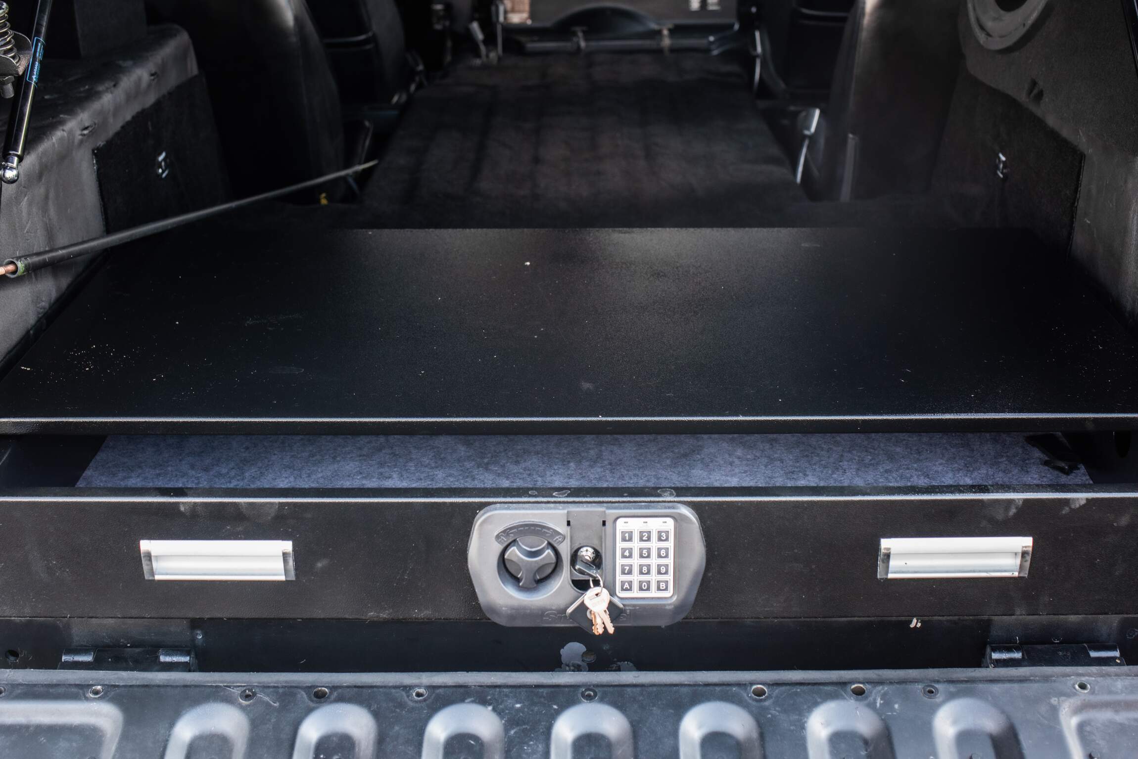 Sold: 2000 AM General Humvee M1045 "The Tomorrow War"