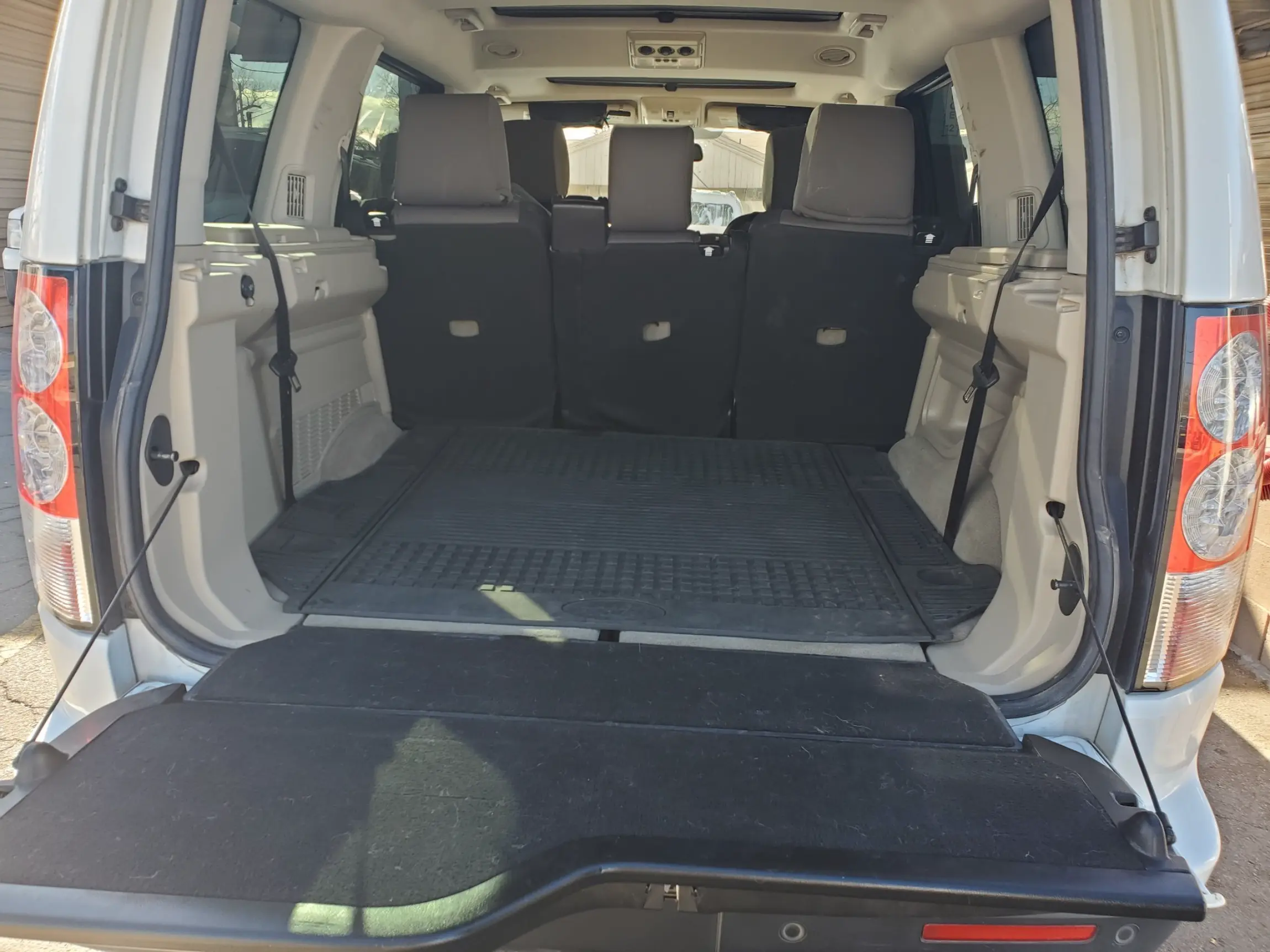 Sold: Modified 2012 Land Rover LR4 HSE