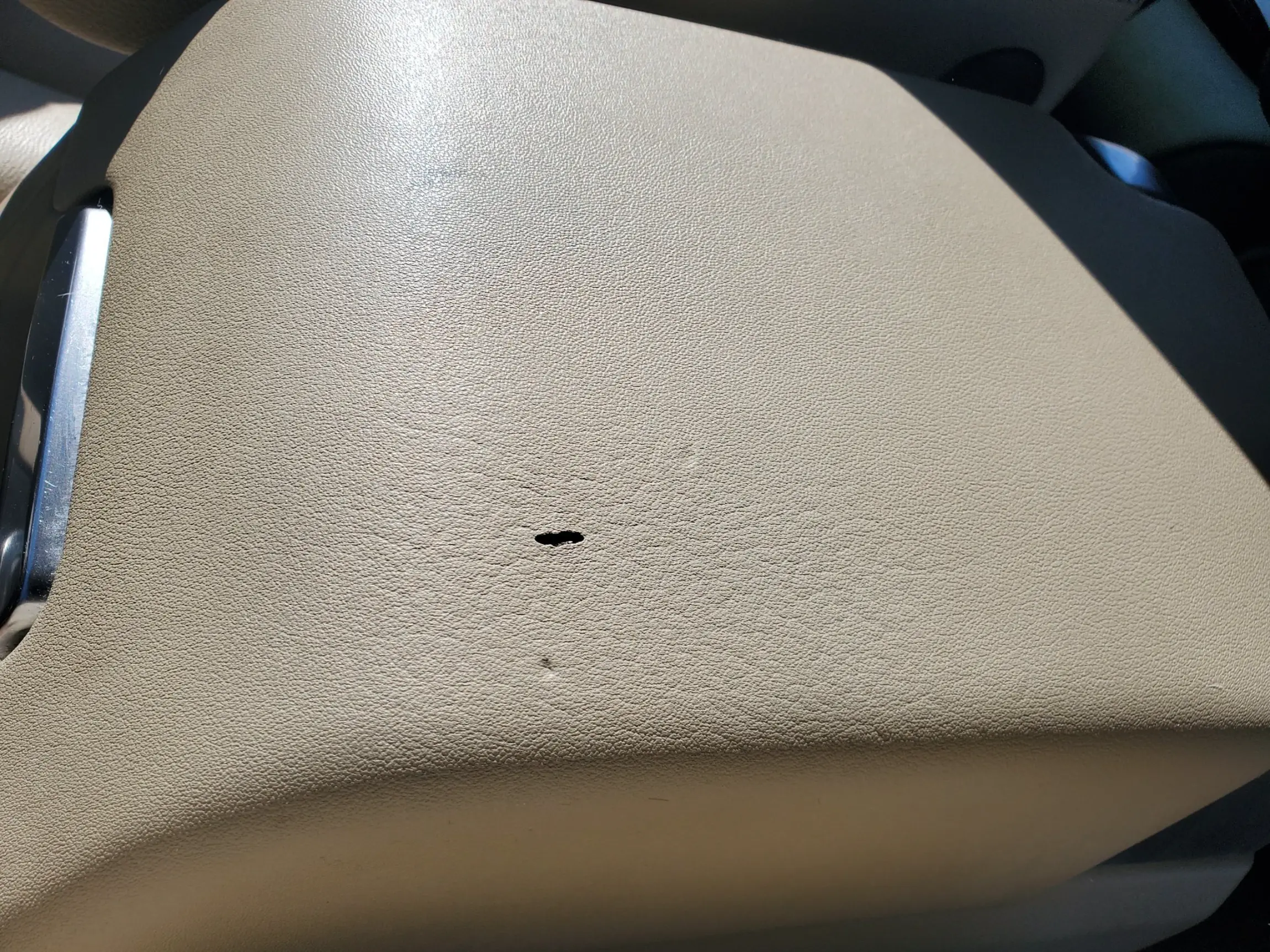 Sold: Modified 2012 Land Rover LR4 HSE