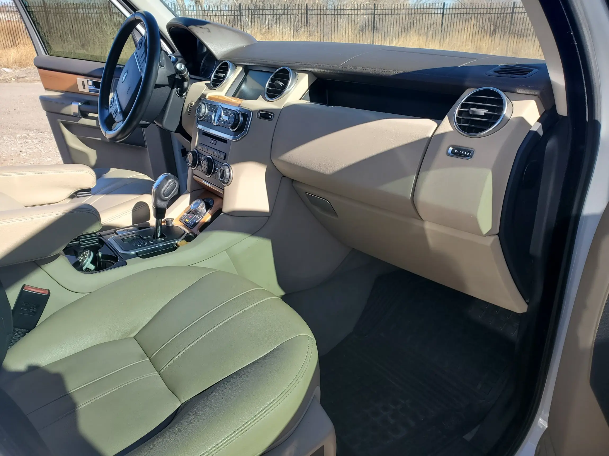 Sold: Modified 2012 Land Rover LR4 HSE