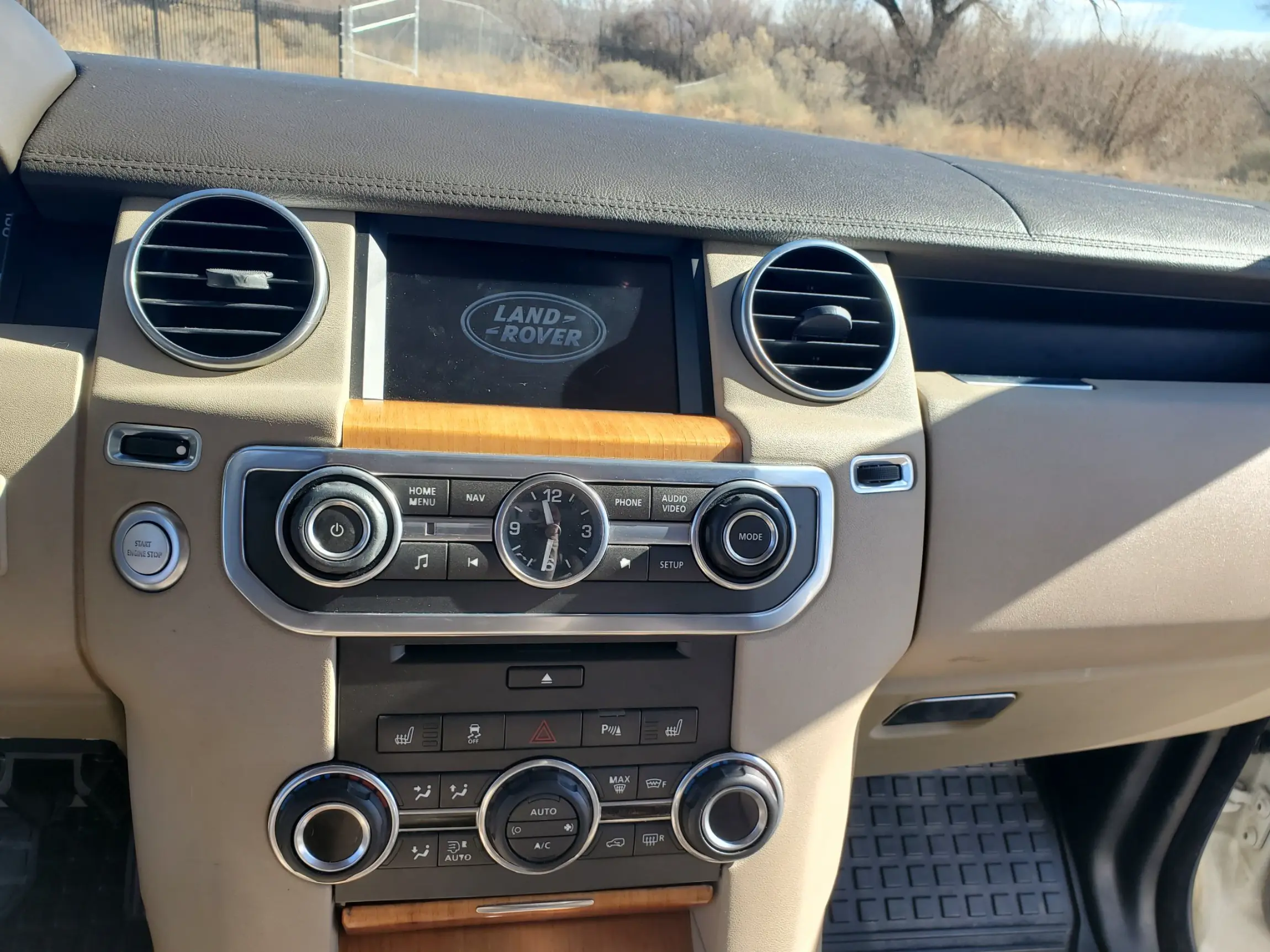 Sold: Modified 2012 Land Rover LR4 HSE