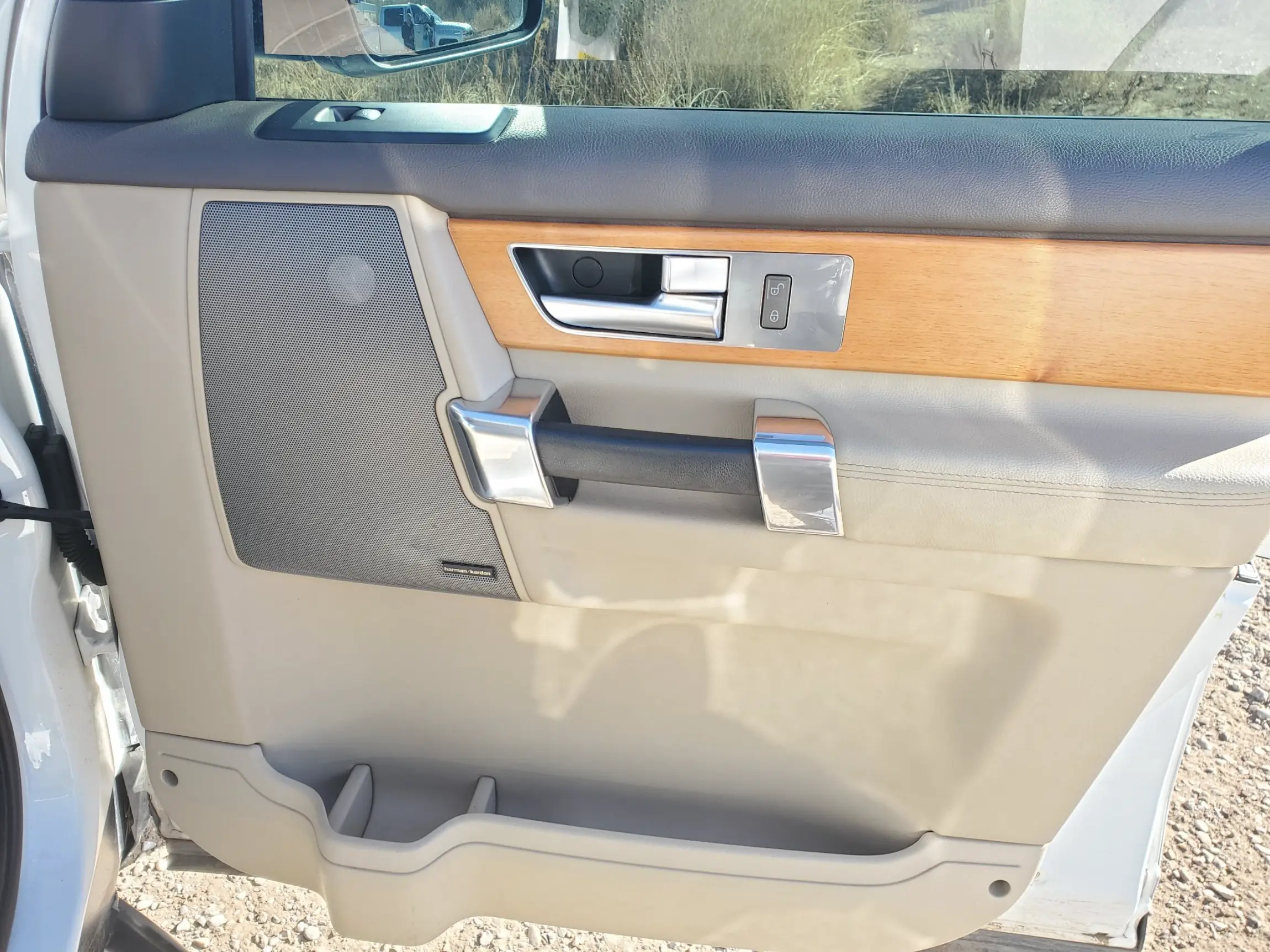 Sold: Modified 2012 Land Rover LR4 HSE