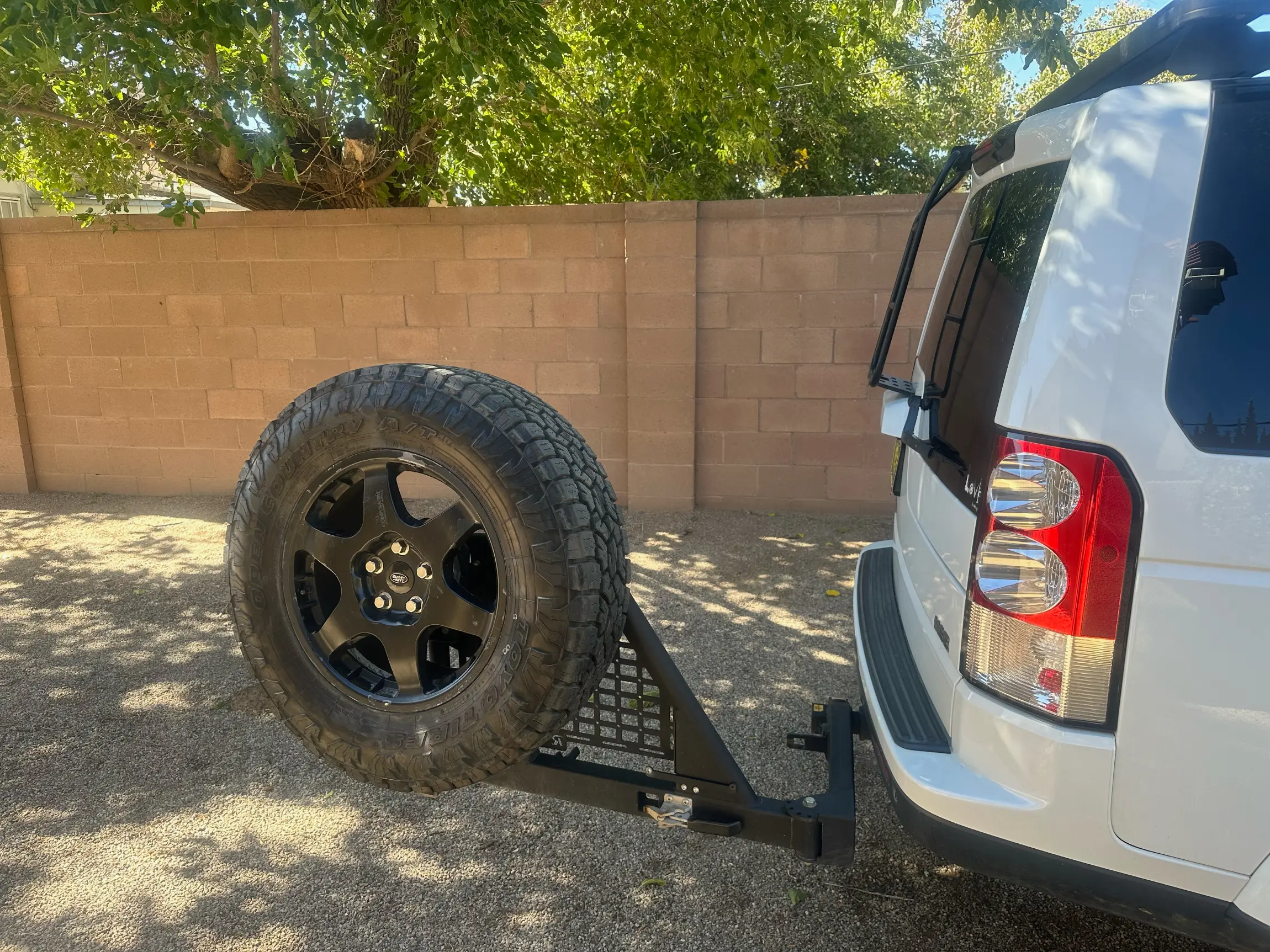 Sold: Modified 2012 Land Rover LR4 HSE