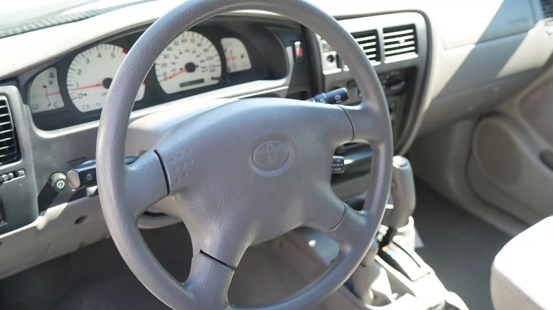 27k Mi. 2004 Toyota Tacoma Xtracab 4×4 - 5