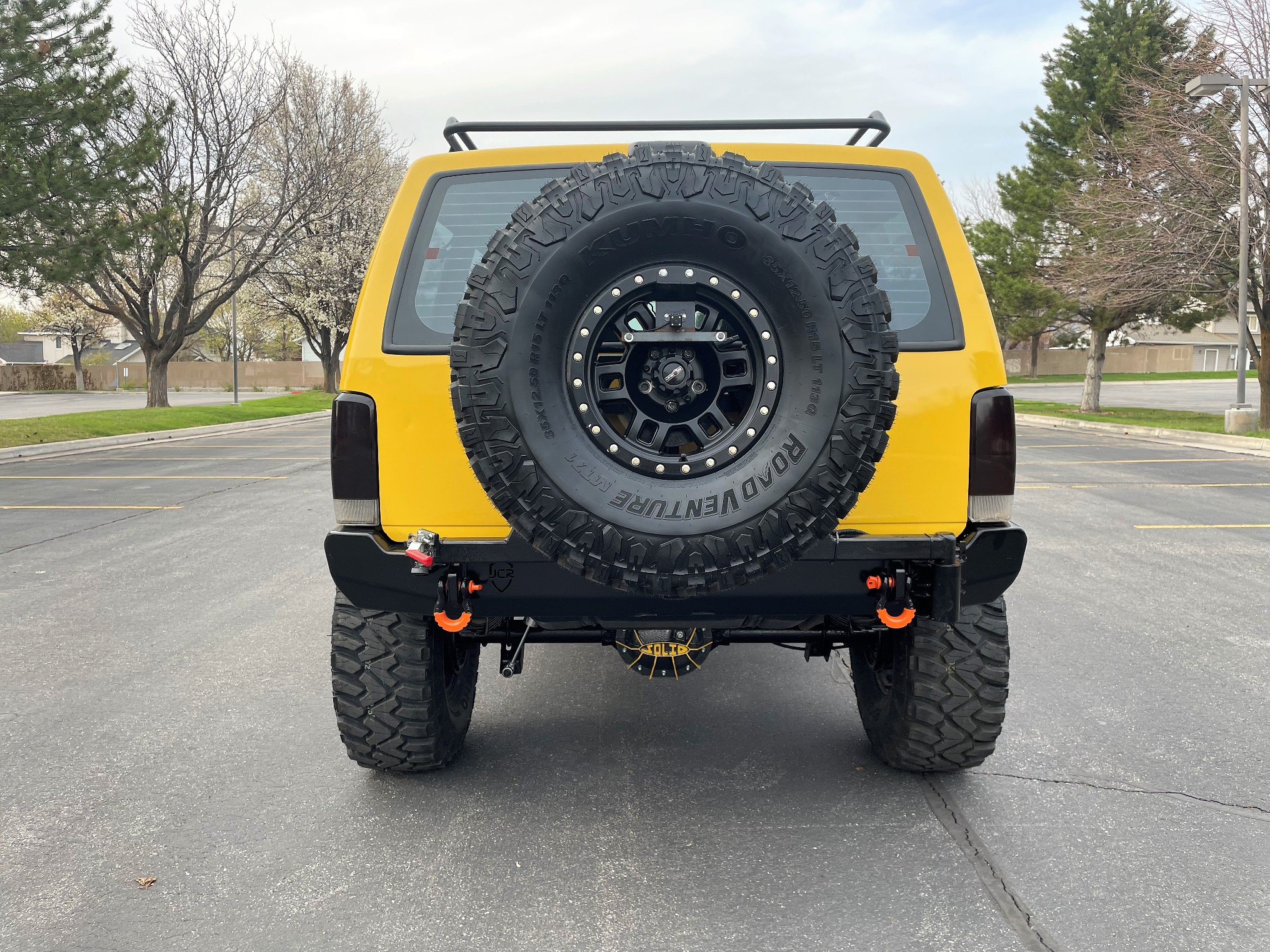 2000-jeep-xj-solar-yellow-4x4-build-for-sale-06