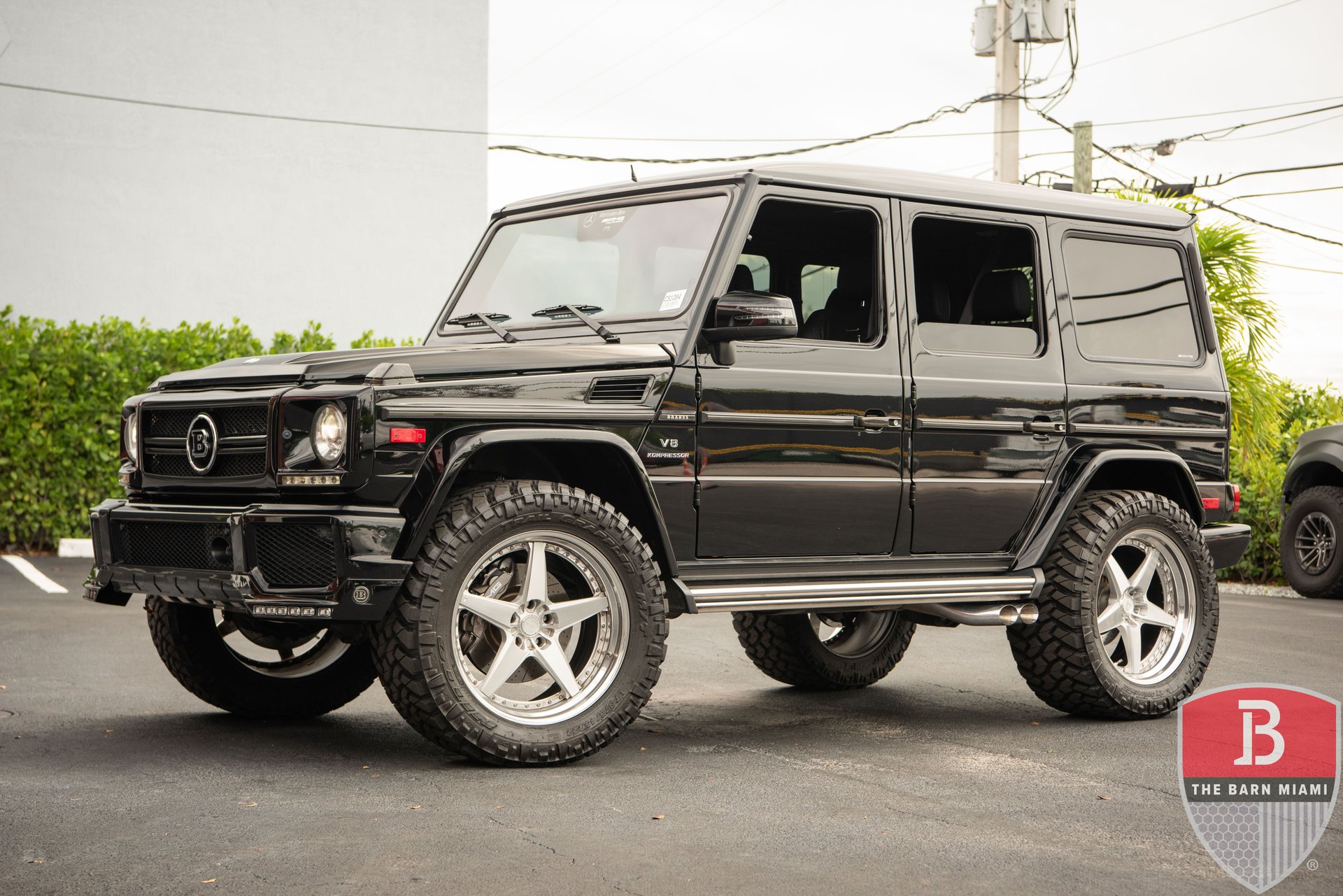 2010-mercedes-benz-g55-amg-for-sale-01