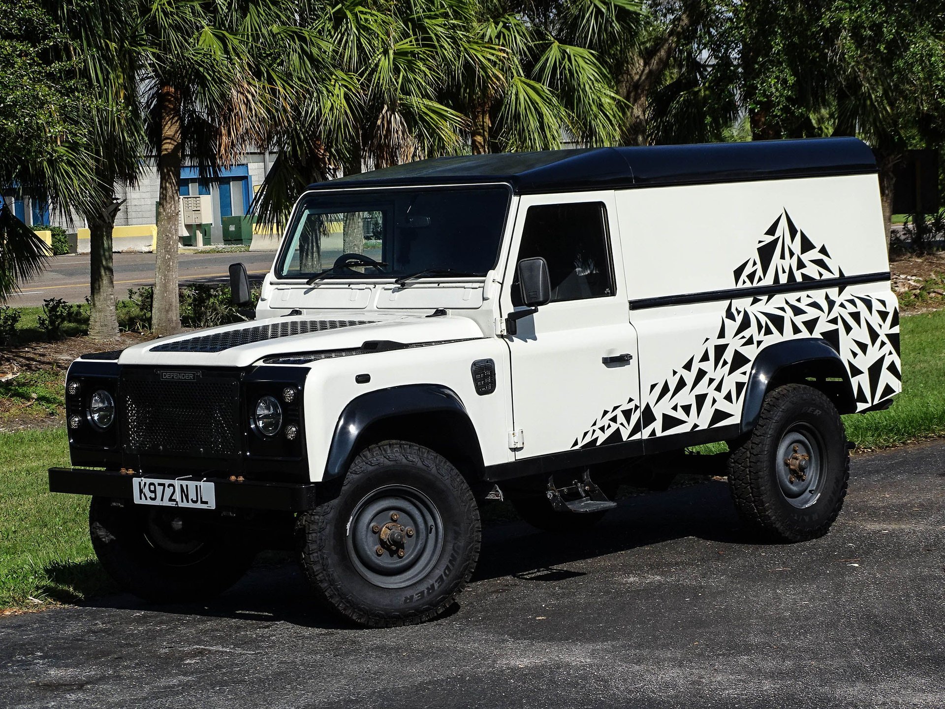 1991-land-rover-defender-110-auction-06