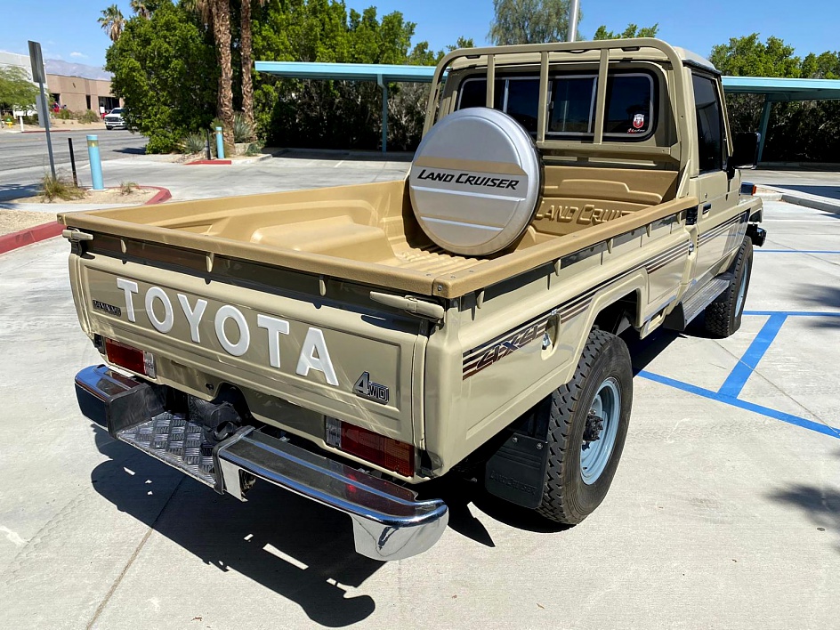 toyota-land-cruiser-for-sale-02