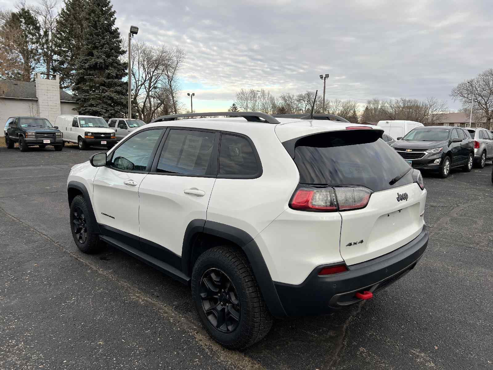 2019-jeep-cherokee-trailhawk-for-sale-02