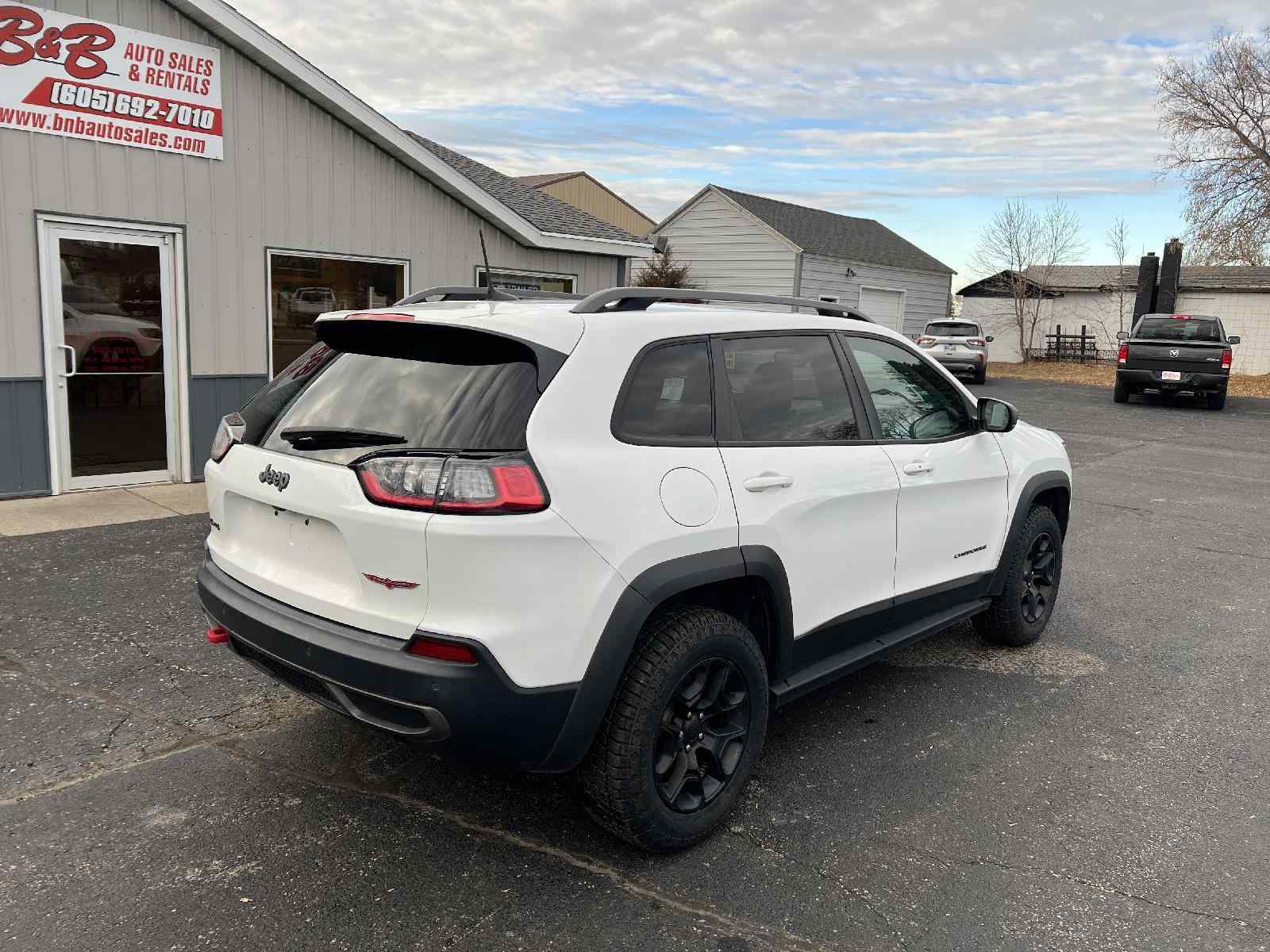 2019-jeep-cherokee-trailhawk-for-sale-08