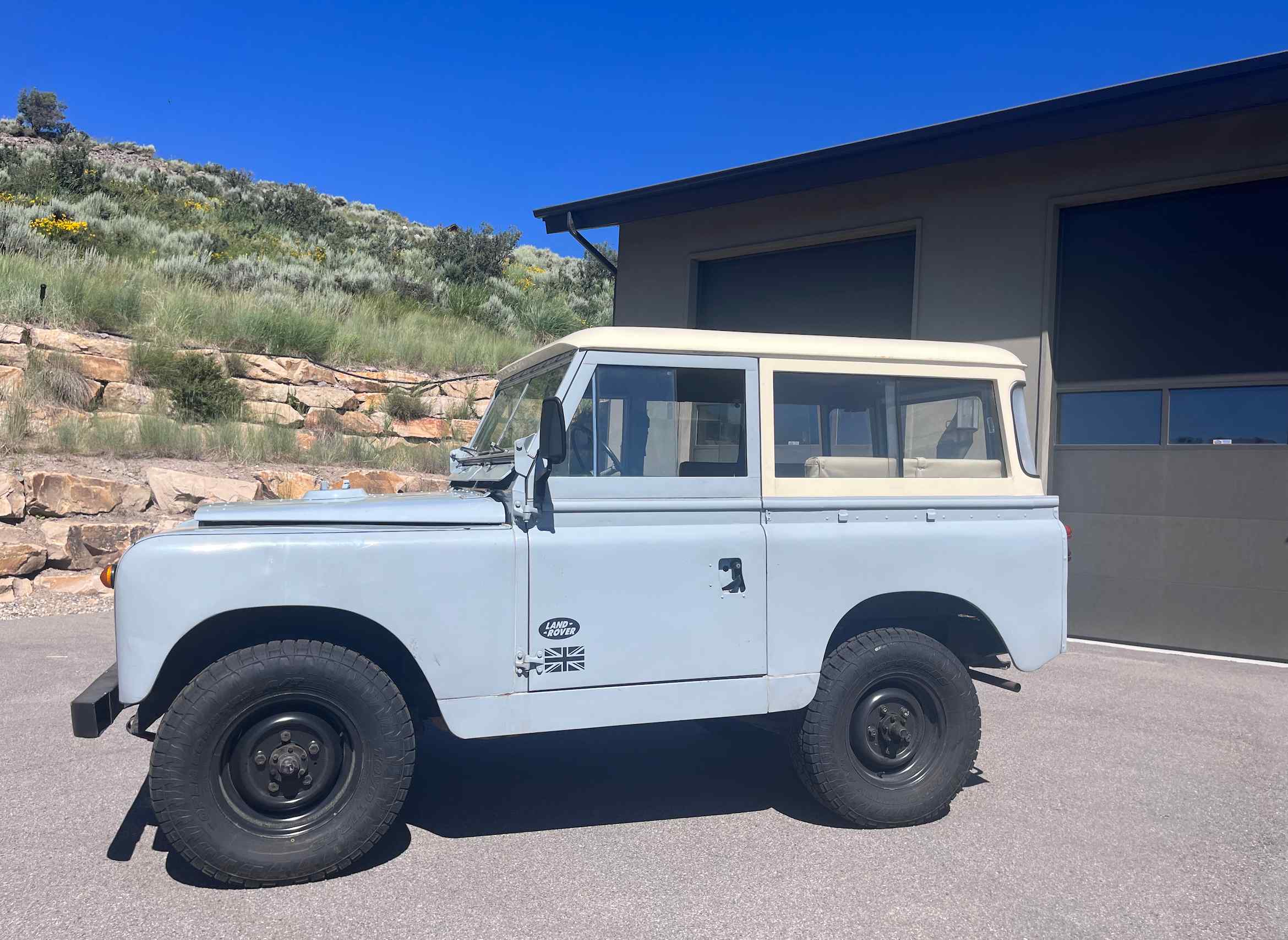 1967-land-rover-series-iia-for-sale-01