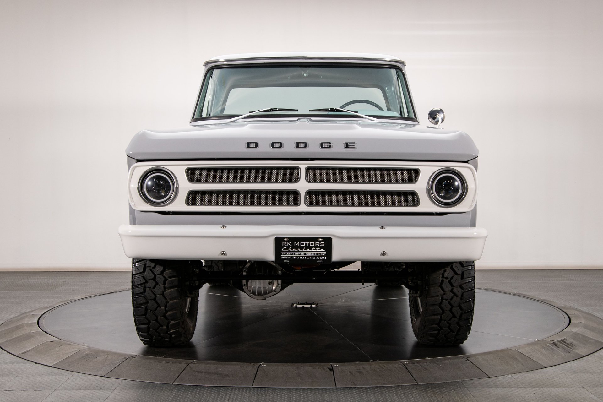 1968-dodge-power-wagon-pickup-truck (1)